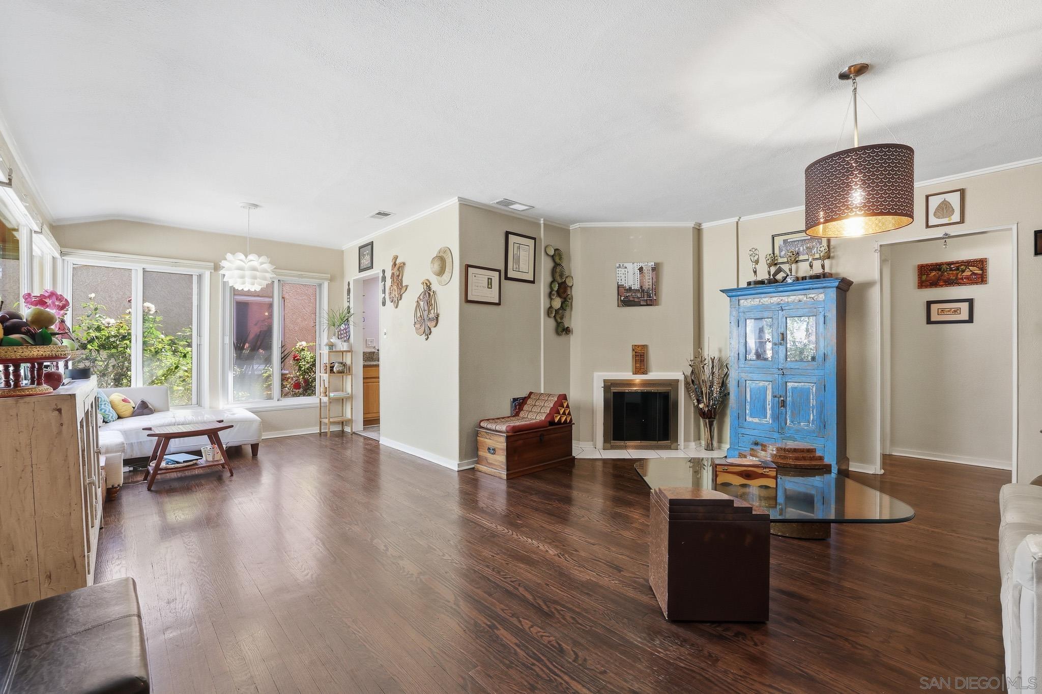 Detail Gallery Image 10 of 52 For 1929  N Rose St, Burbank,  CA 91505 - 2 Beds | 2 Baths