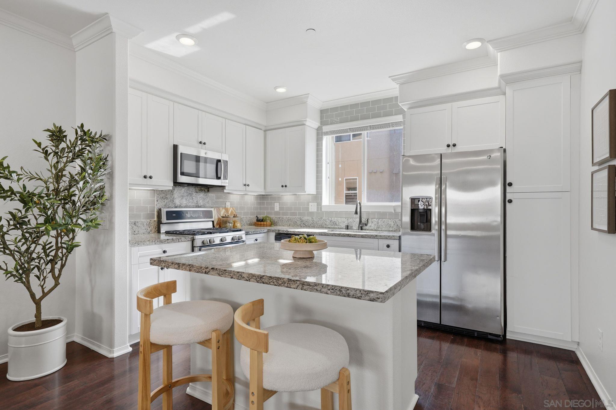 Front Image Thumbnail for SD260009477