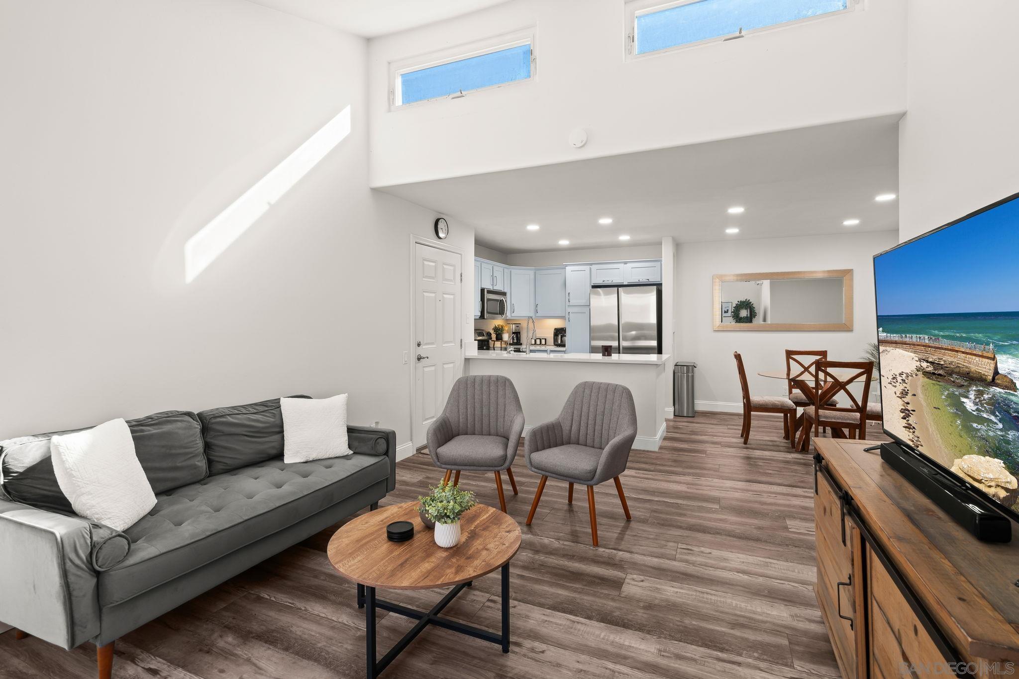 Front Image Thumbnail for SD260009483