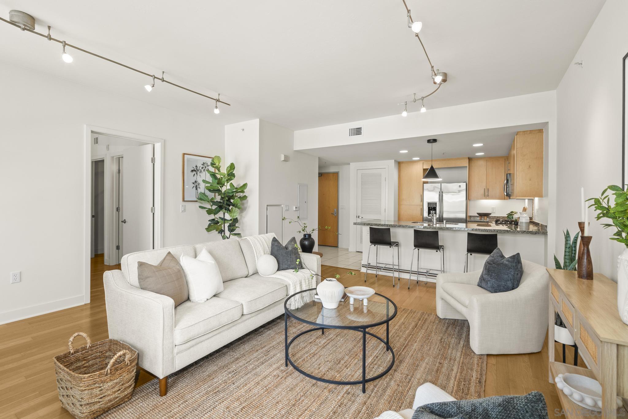 Front Image Thumbnail for SD260009495