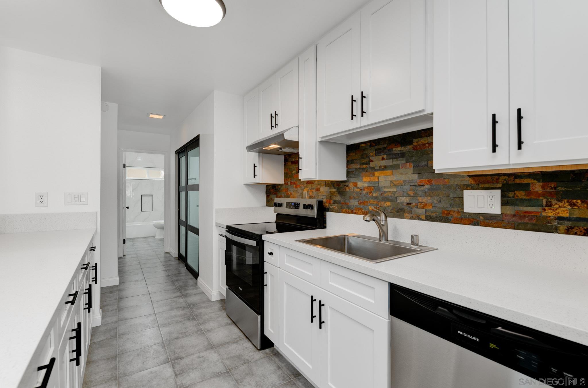 Front Image Thumbnail for SD260009567