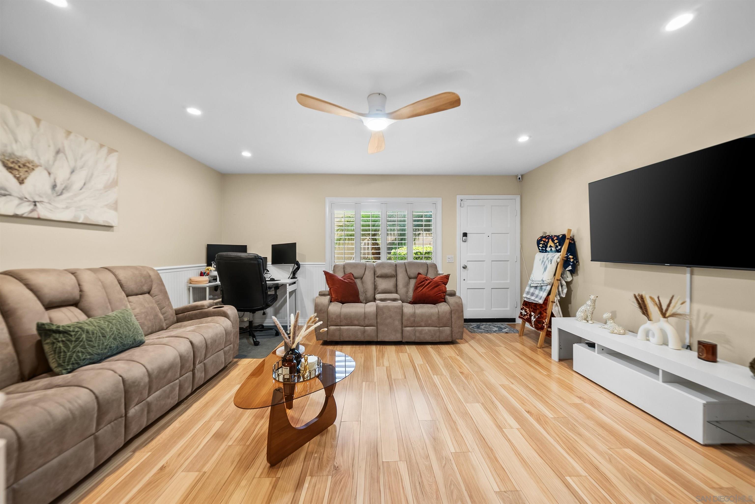 Front Image Thumbnail for SD260009651