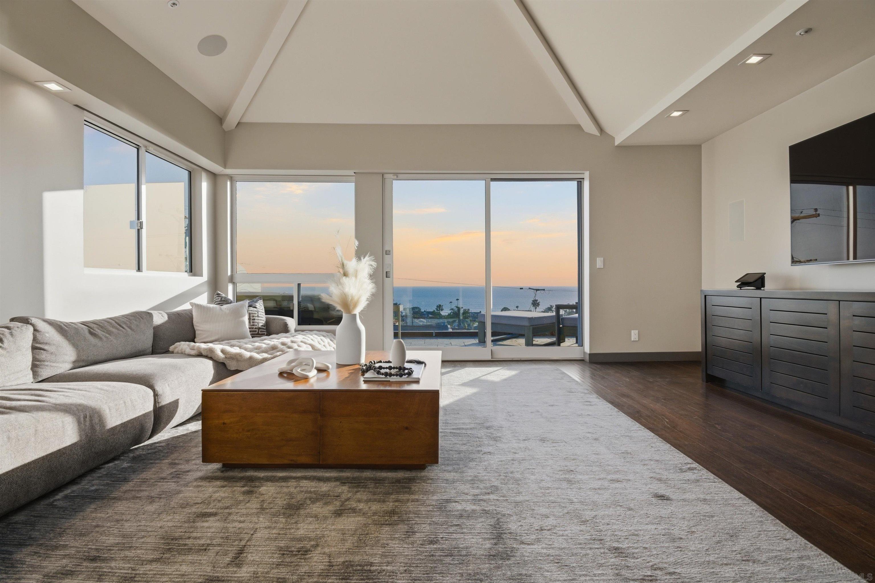 Front Image Thumbnail for SD260009652