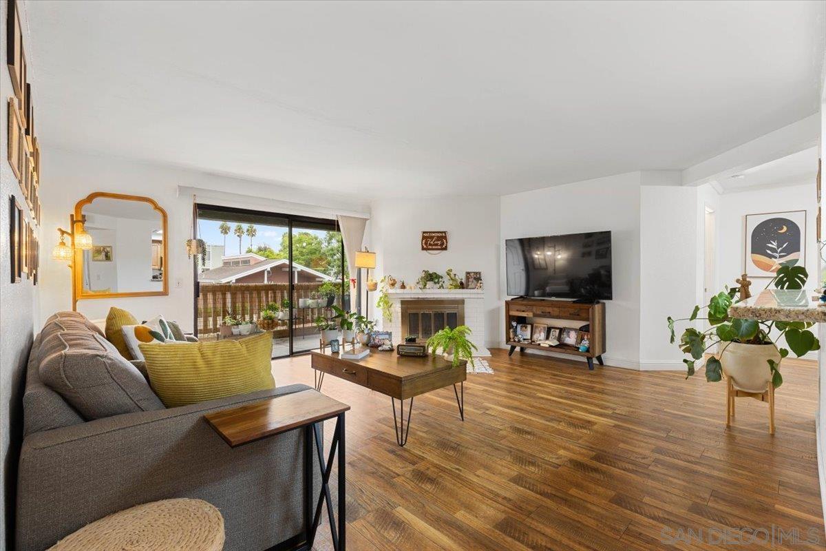 Front Image Thumbnail for SD260009753