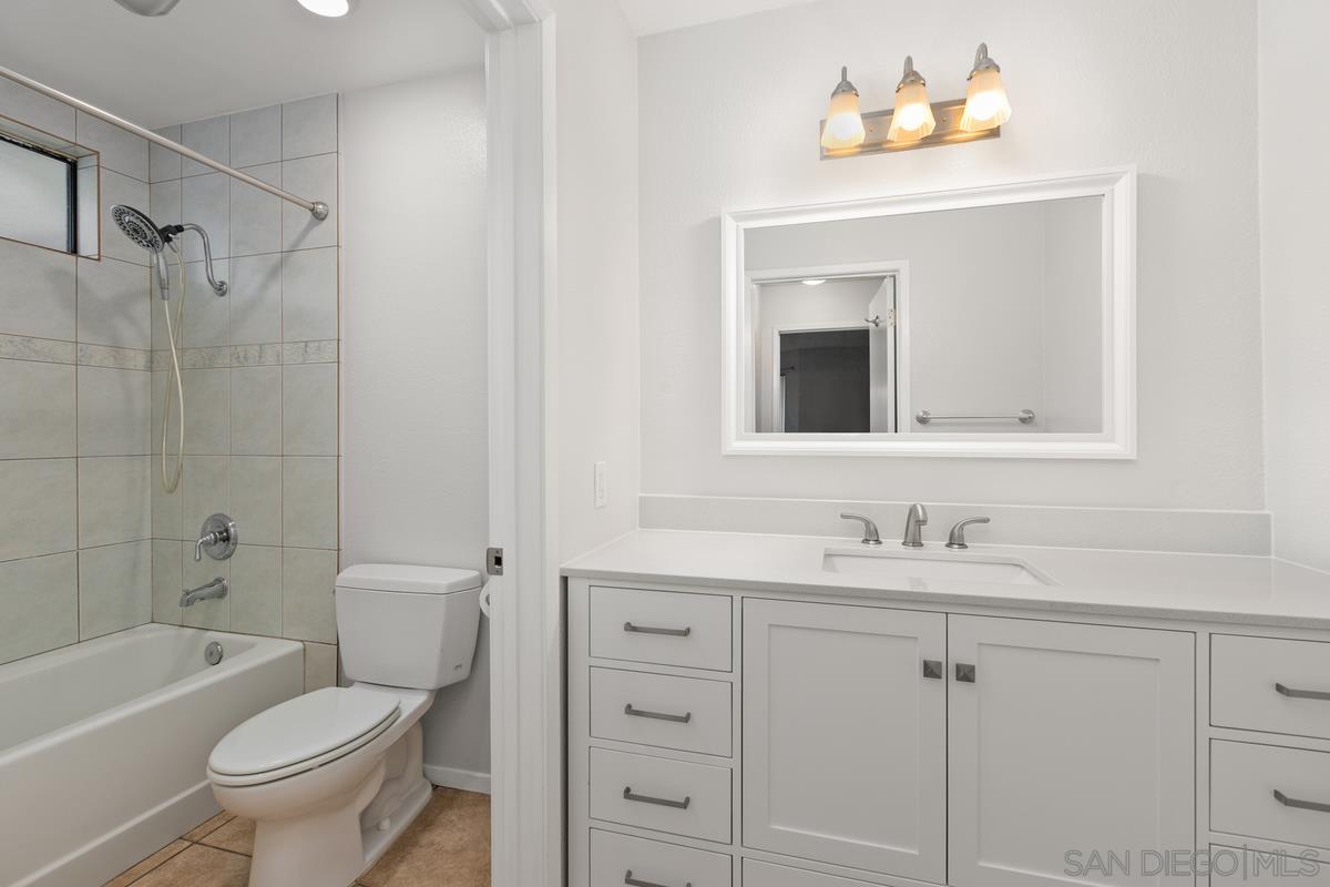 Front Image Thumbnail for SD260009825