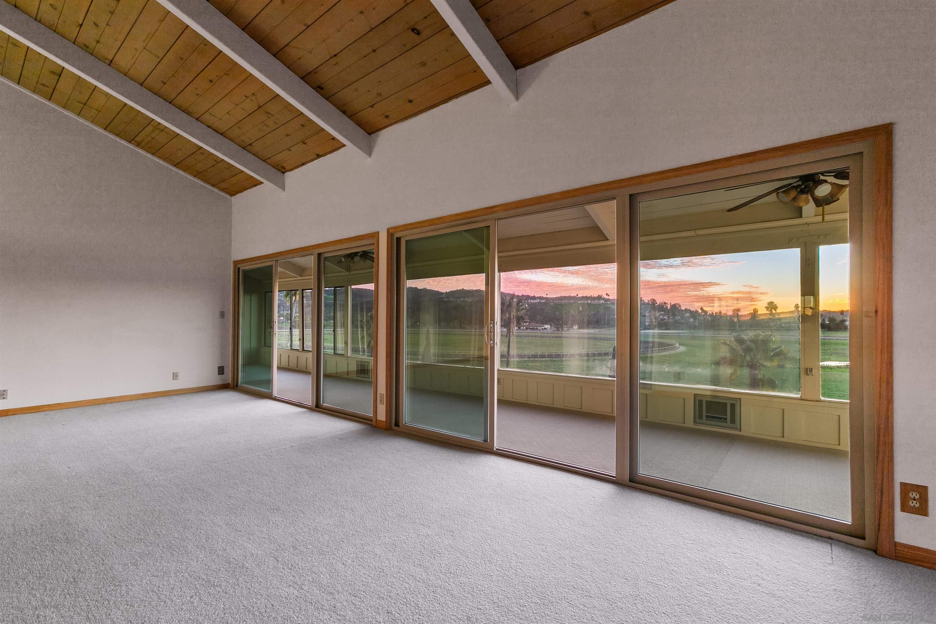 Detail Gallery Image 11 of 75 For 44  via Casitas, Bonsall,  CA 92003 - 3 Beds | 3 Baths