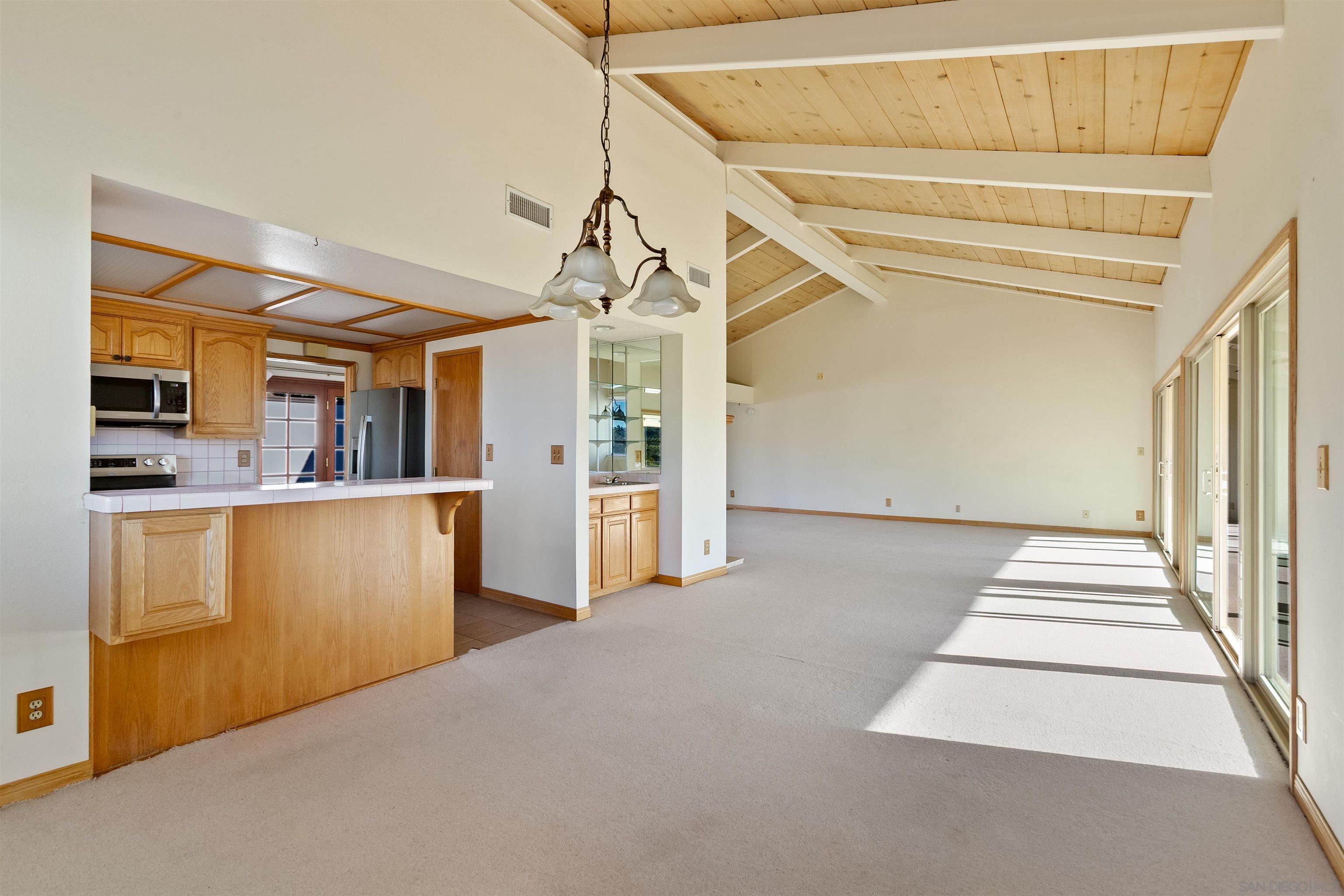 Detail Gallery Image 14 of 75 For 44  via Casitas, Bonsall,  CA 92003 - 3 Beds | 3 Baths