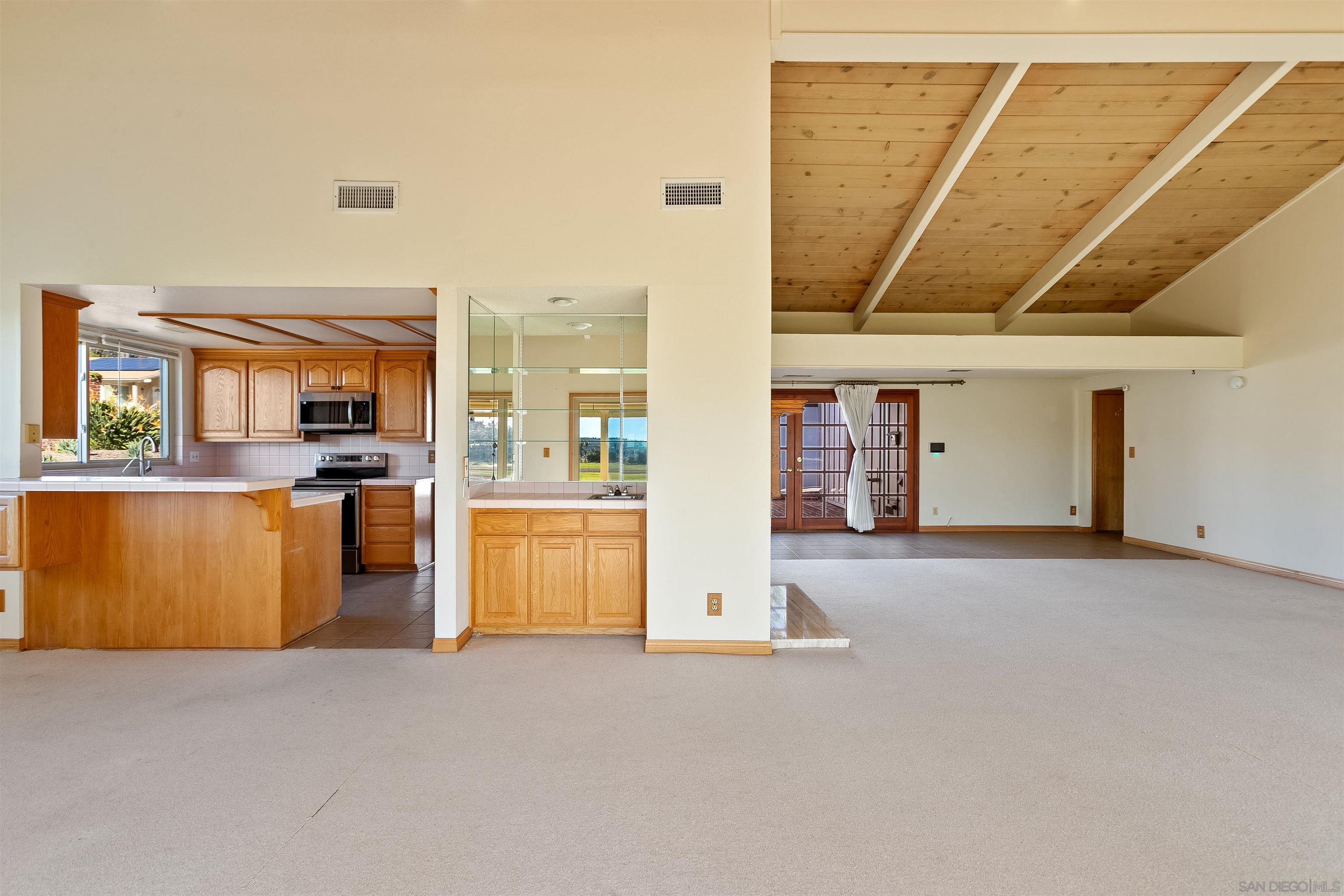 Detail Gallery Image 19 of 75 For 44  via Casitas, Bonsall,  CA 92003 - 3 Beds | 3 Baths