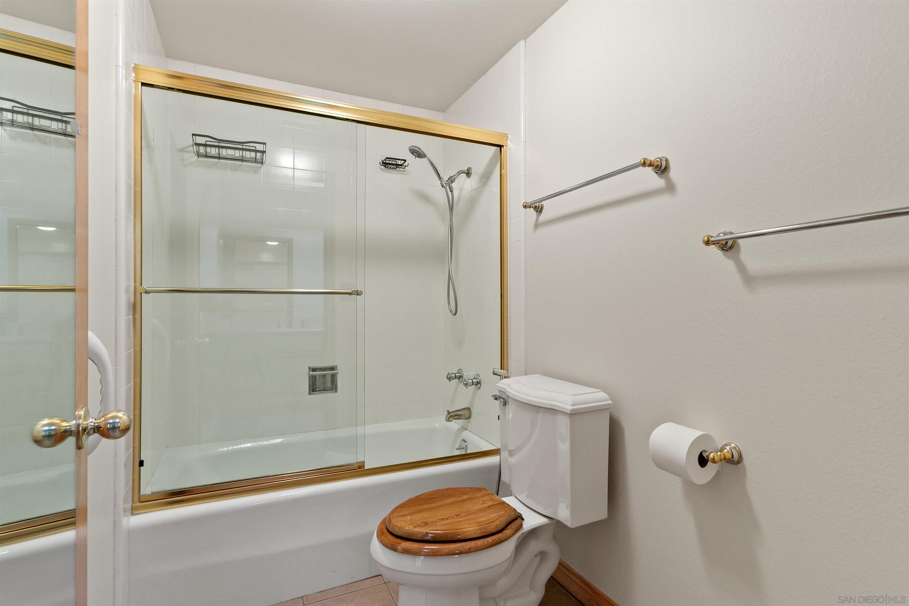 Detail Gallery Image 26 of 75 For 44  via Casitas, Bonsall,  CA 92003 - 3 Beds | 3 Baths