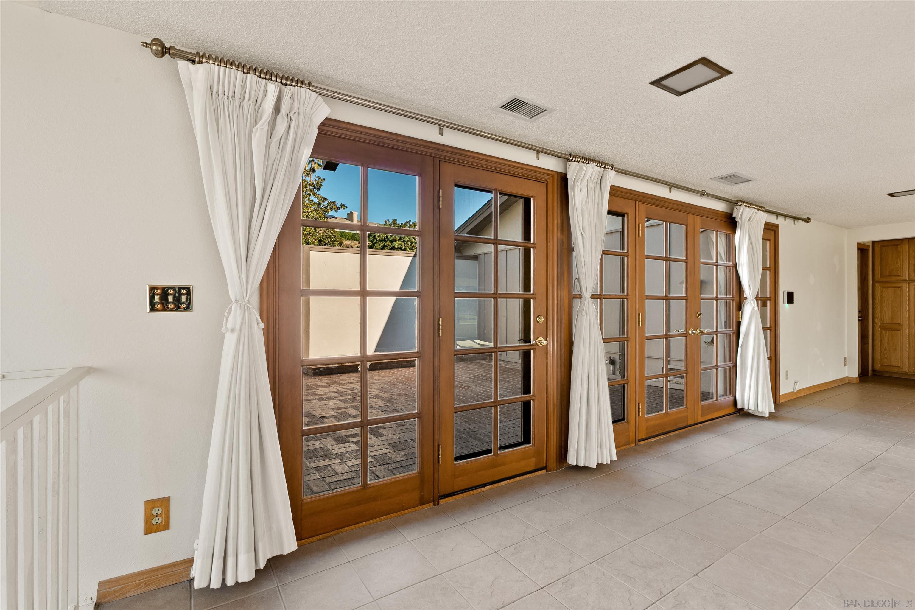 Detail Gallery Image 29 of 75 For 44  via Casitas, Bonsall,  CA 92003 - 3 Beds | 3 Baths