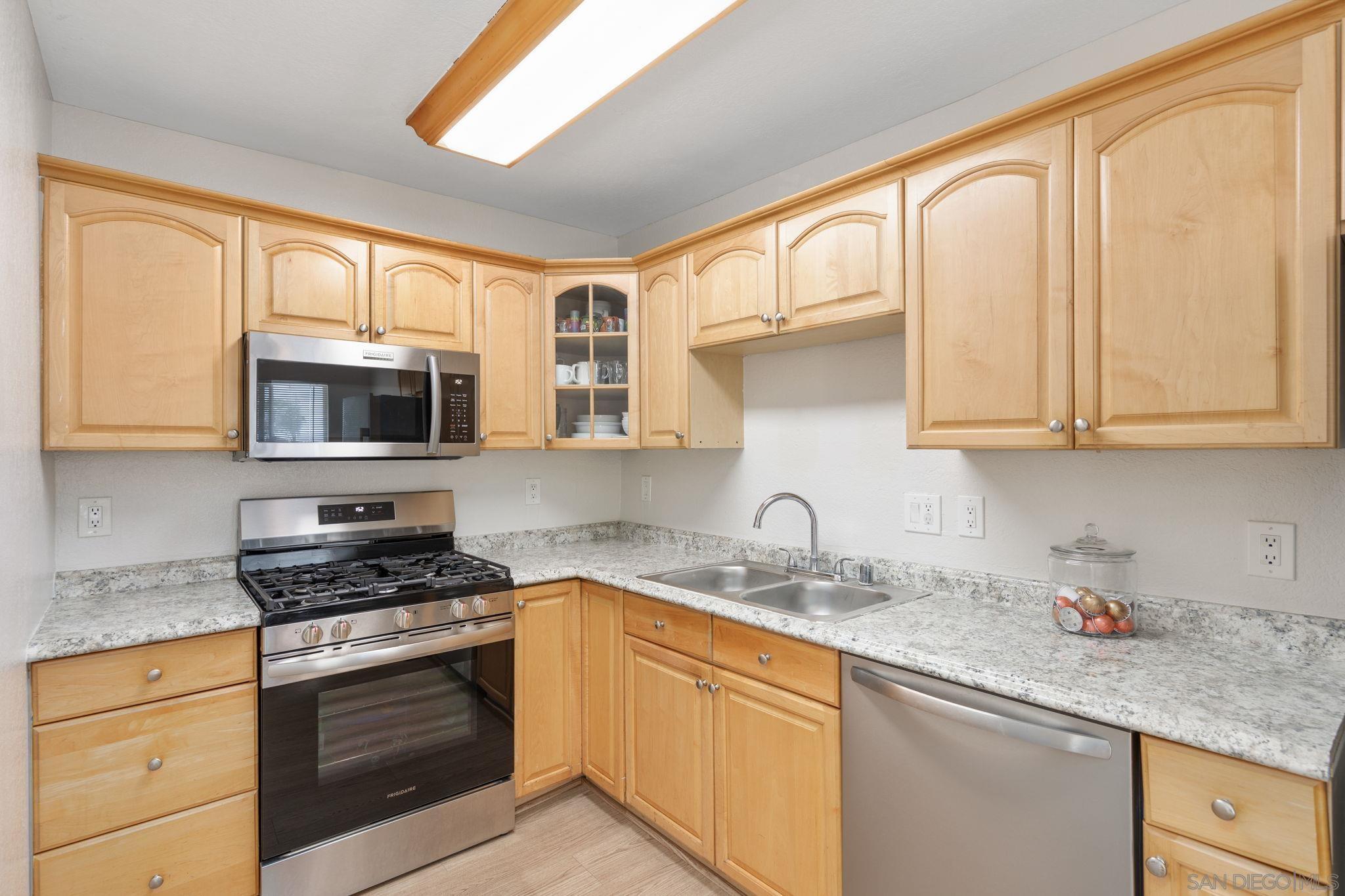 868 E Alvarado Unit 28  