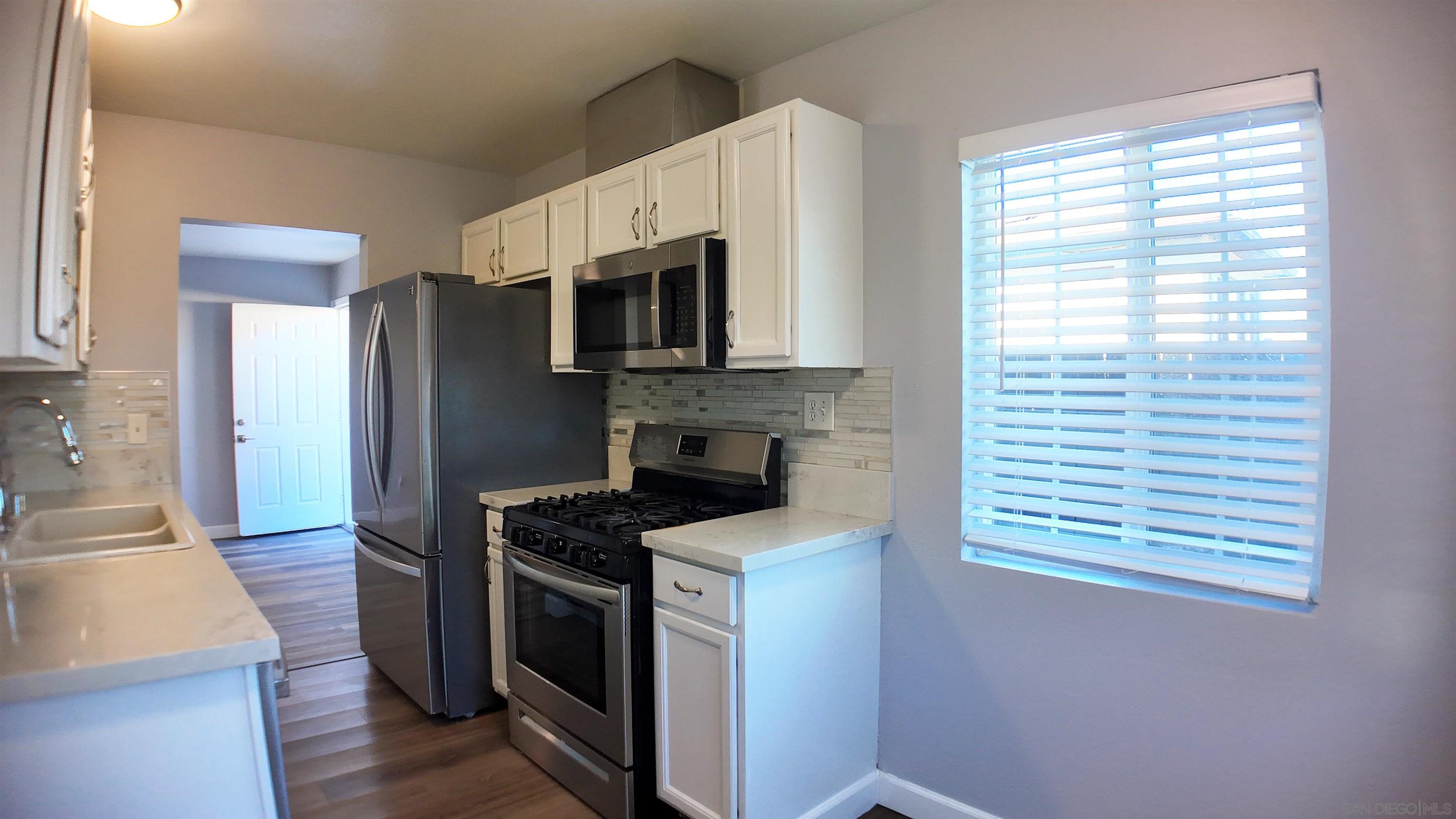 Detail Gallery Image 14 of 32 For 3934  Marine View Ave  3934 1/2, San Diego,  CA 92113 - 3 Beds | 1 Baths
