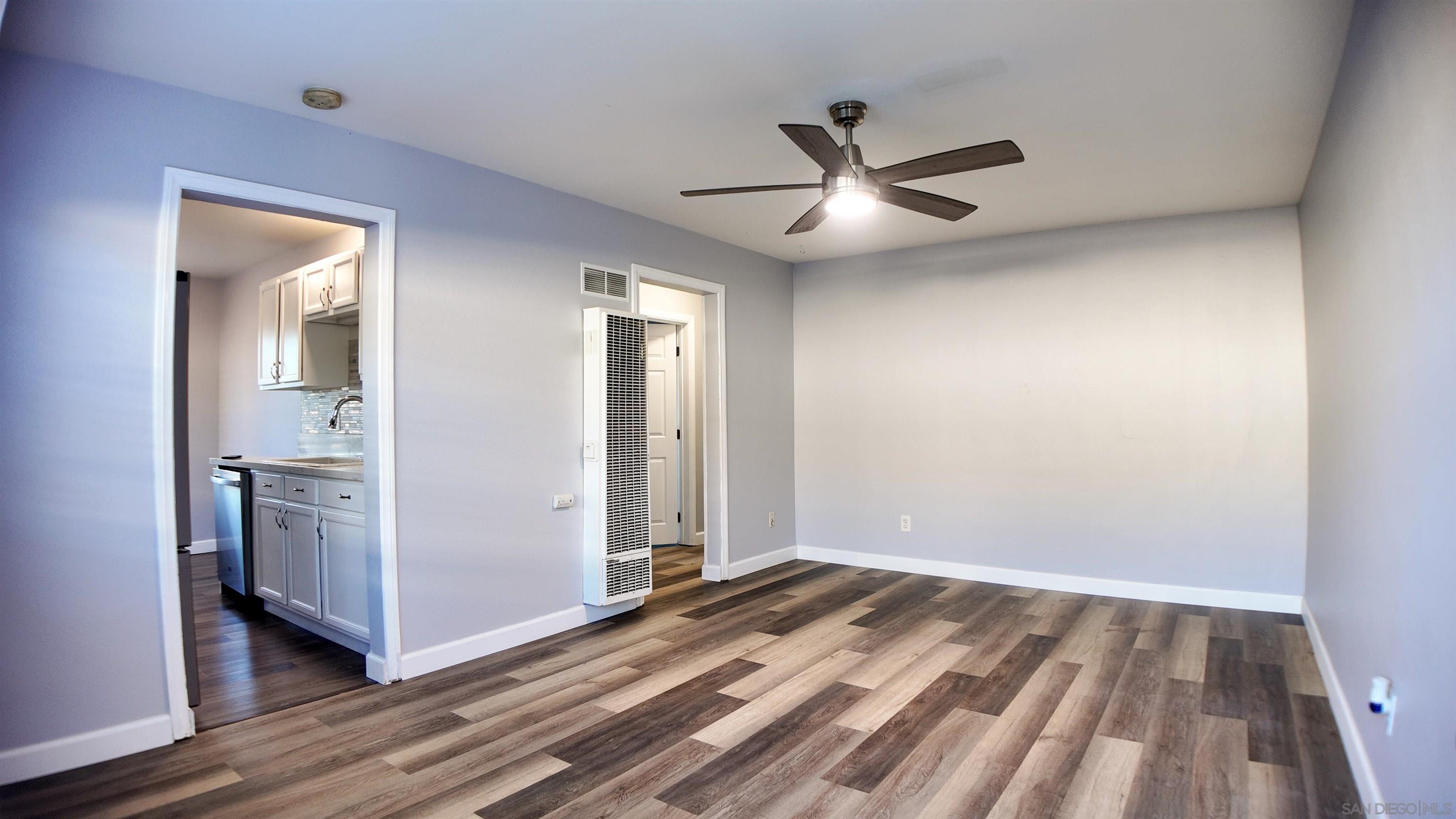 Detail Gallery Image 6 of 32 For 3934  Marine View Ave  3934 1/2, San Diego,  CA 92113 - 3 Beds | 1 Baths