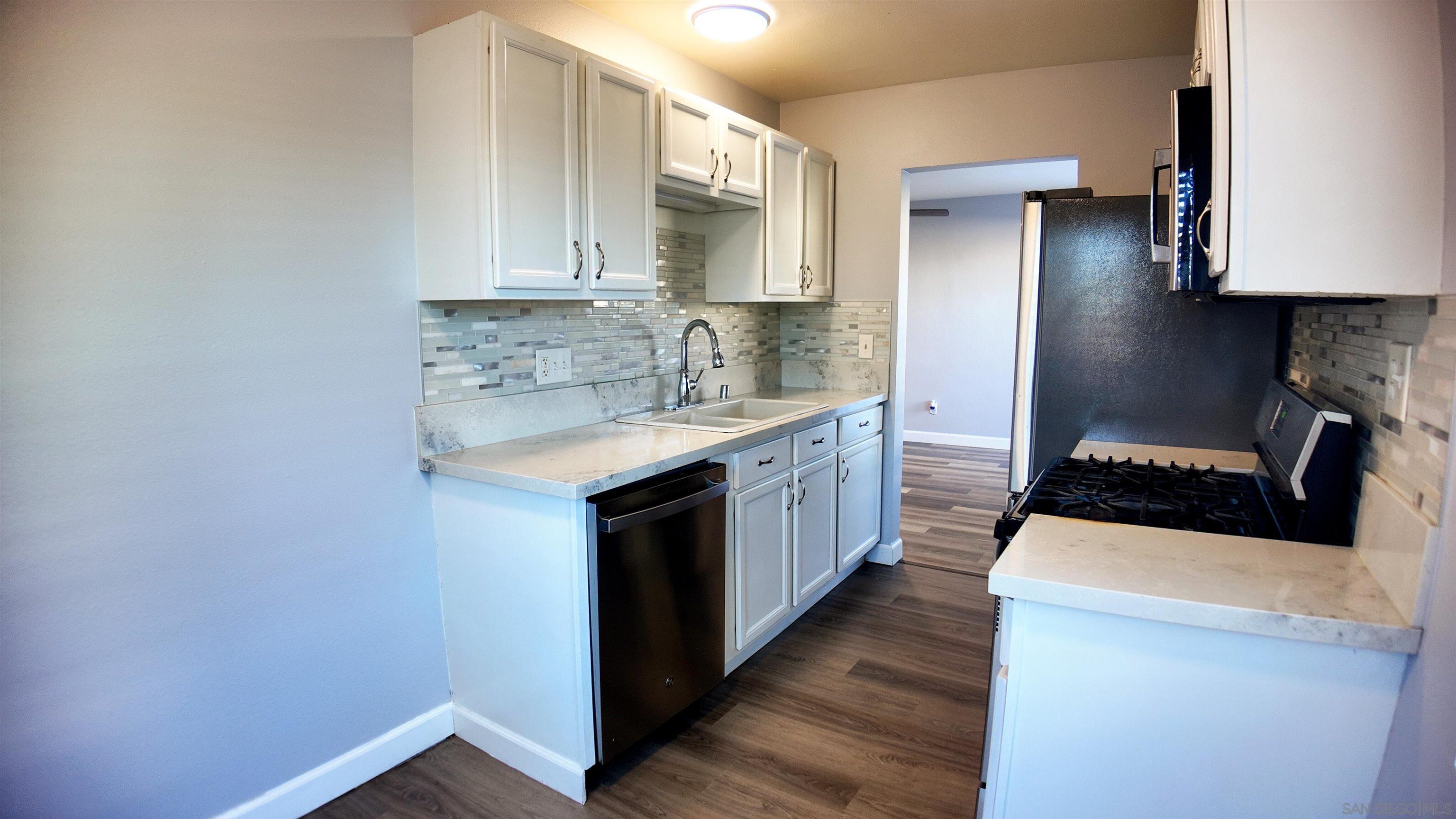 Detail Gallery Image 10 of 32 For 3934  Marine View Ave  3934 1/2, San Diego,  CA 92113 - 3 Beds | 1 Baths