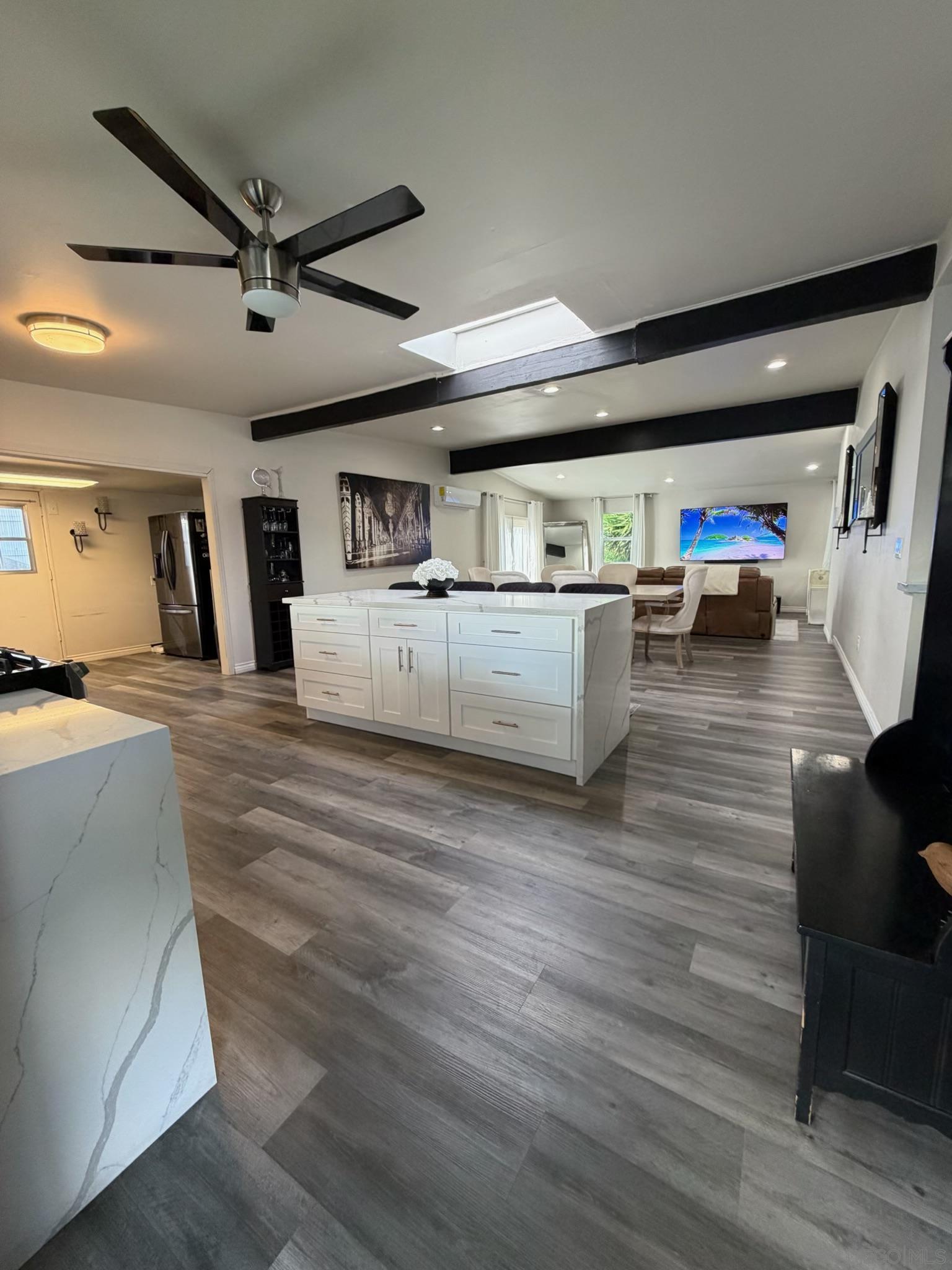 Detail Gallery Image 2 of 28 For 81 E Fortuna St, Chula Vista,  CA 91911 - 4 Beds | 2 Baths