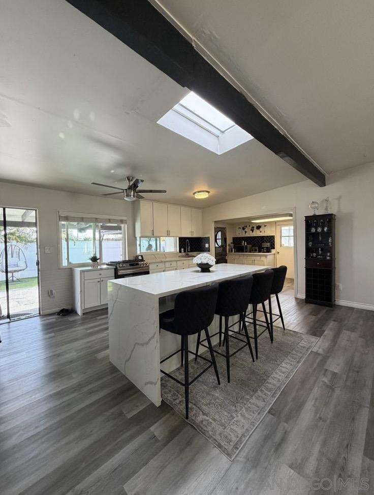 Detail Gallery Image 2 of 28 For 81 E Fortuna St, Chula Vista,  CA 91911 - 4 Beds | 2 Baths