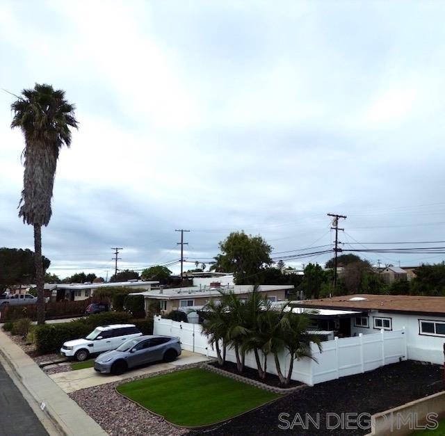 Detail Gallery Image 3 of 28 For 81 E Fortuna St, Chula Vista,  CA 91911 - 4 Beds | 2 Baths