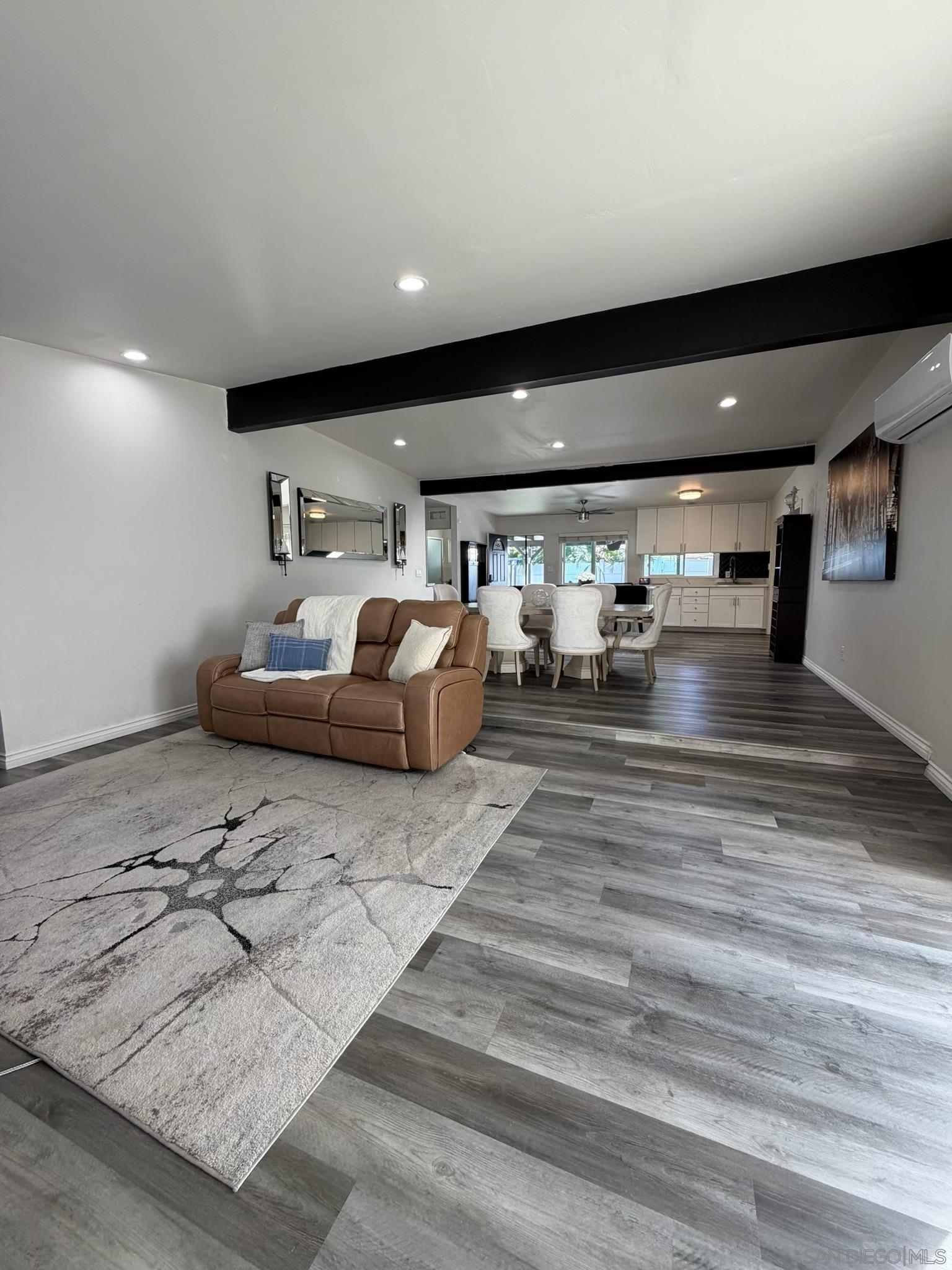 Detail Gallery Image 8 of 28 For 81 E Fortuna St, Chula Vista,  CA 91911 - 4 Beds | 2 Baths