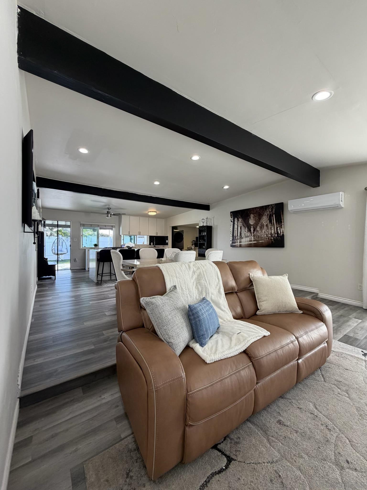 Detail Gallery Image 9 of 28 For 81 E Fortuna St, Chula Vista,  CA 91911 - 4 Beds | 2 Baths