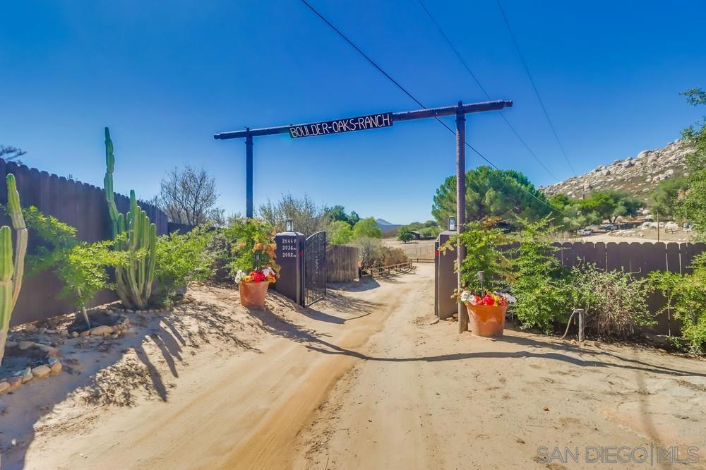 Detail Gallery Image 3 of 12 For 2052  Boulder Oaks Rd, Potrero,  CA 91963 - 2 Beds | 1 Baths