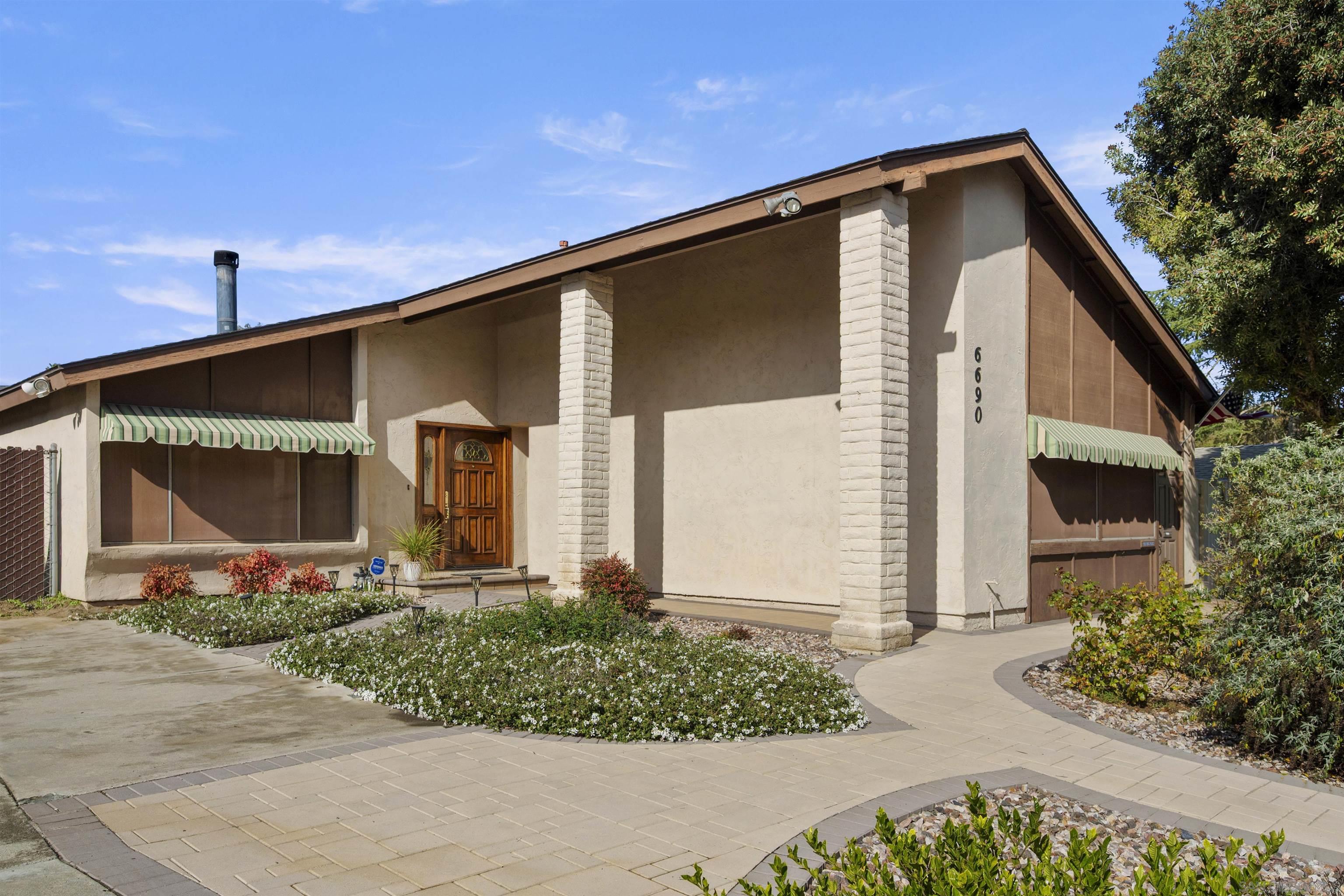 Detail Gallery Image 2 of 45 For 6690  Gullstrand St, San Diego,  CA 92122 - 4 Beds | 2 Baths