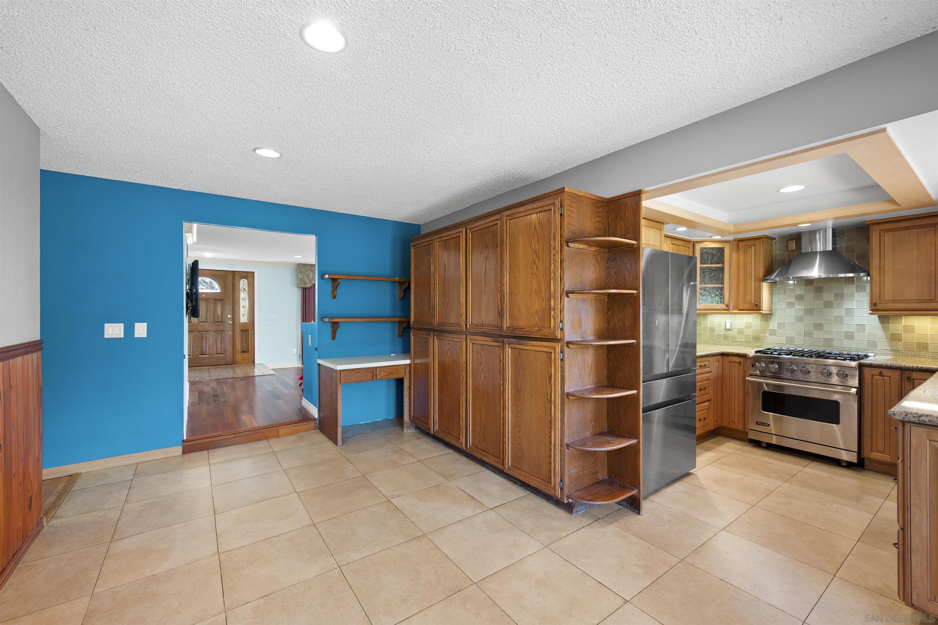 Detail Gallery Image 11 of 45 For 6690  Gullstrand St, San Diego,  CA 92122 - 4 Beds | 2 Baths