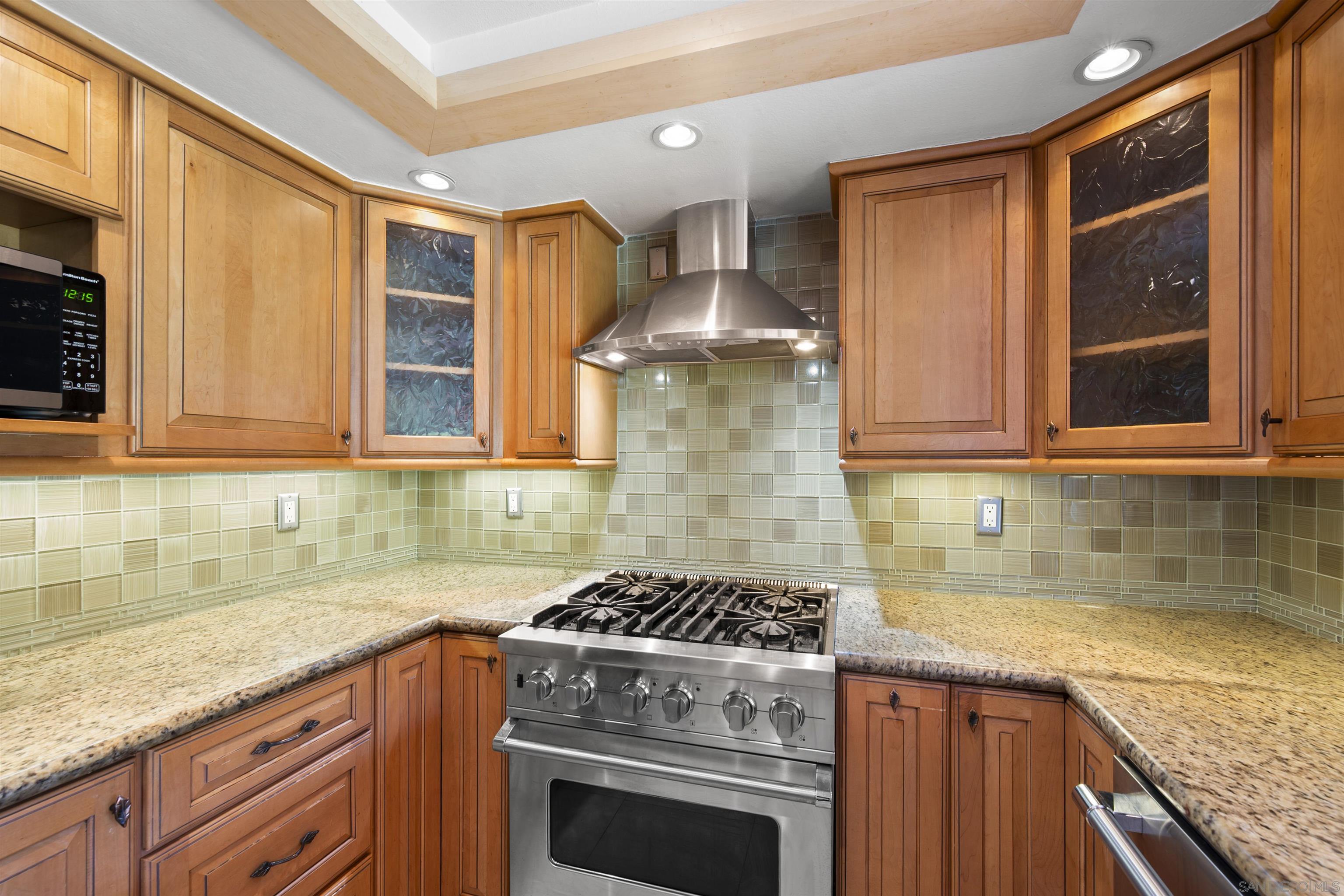 Detail Gallery Image 14 of 45 For 6690  Gullstrand St, San Diego,  CA 92122 - 4 Beds | 2 Baths