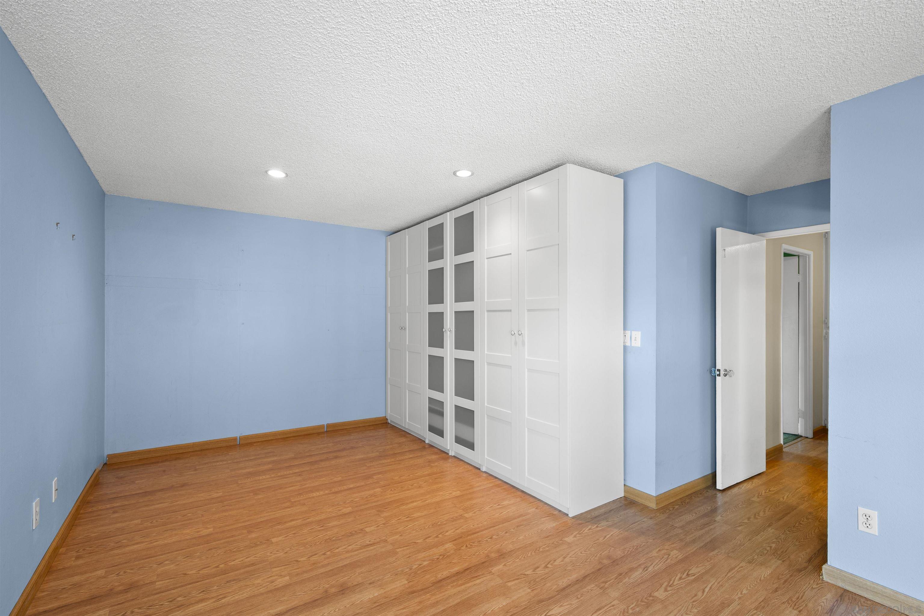 Detail Gallery Image 17 of 45 For 6690  Gullstrand St, San Diego,  CA 92122 - 4 Beds | 2 Baths