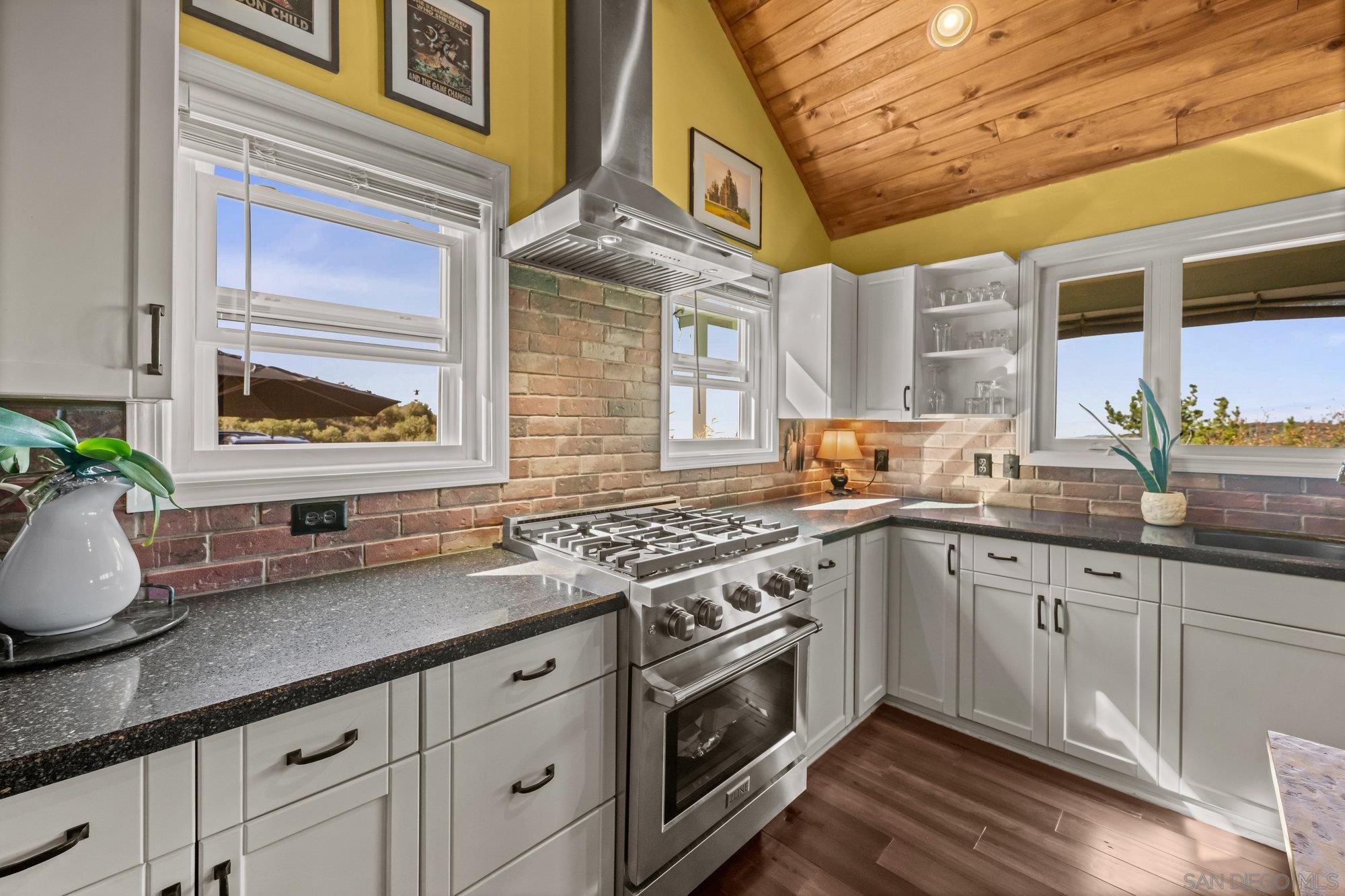 Detail Gallery Image 10 of 33 For 5058  Acorn Patch Rd, Julian,  CA 92036 - 3 Beds | 2/1 Baths