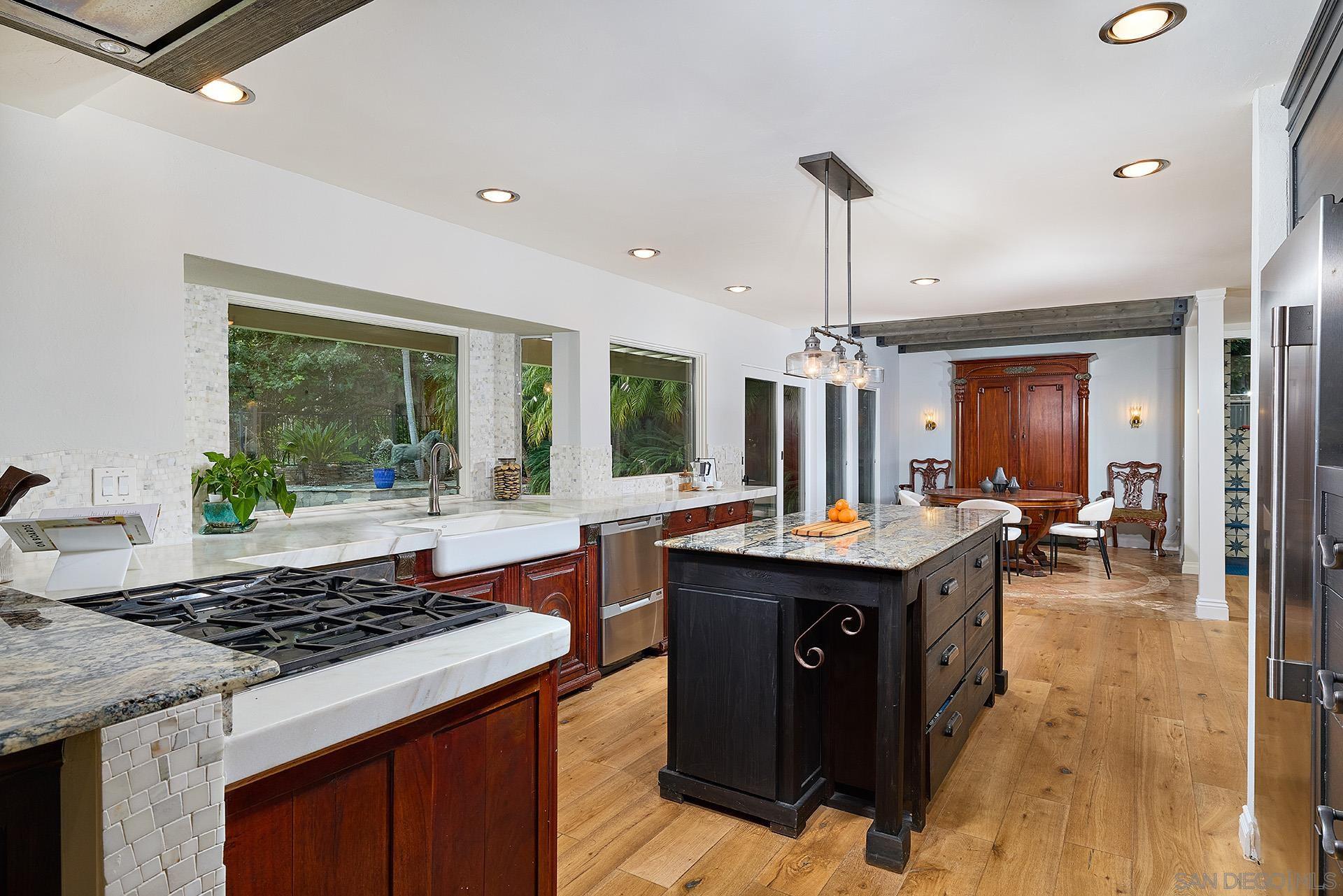 Detail Gallery Image 15 of 49 For 10616  Falcon Rim Pt, San Diego,  CA 92131 - 5 Beds | 2/1 Baths