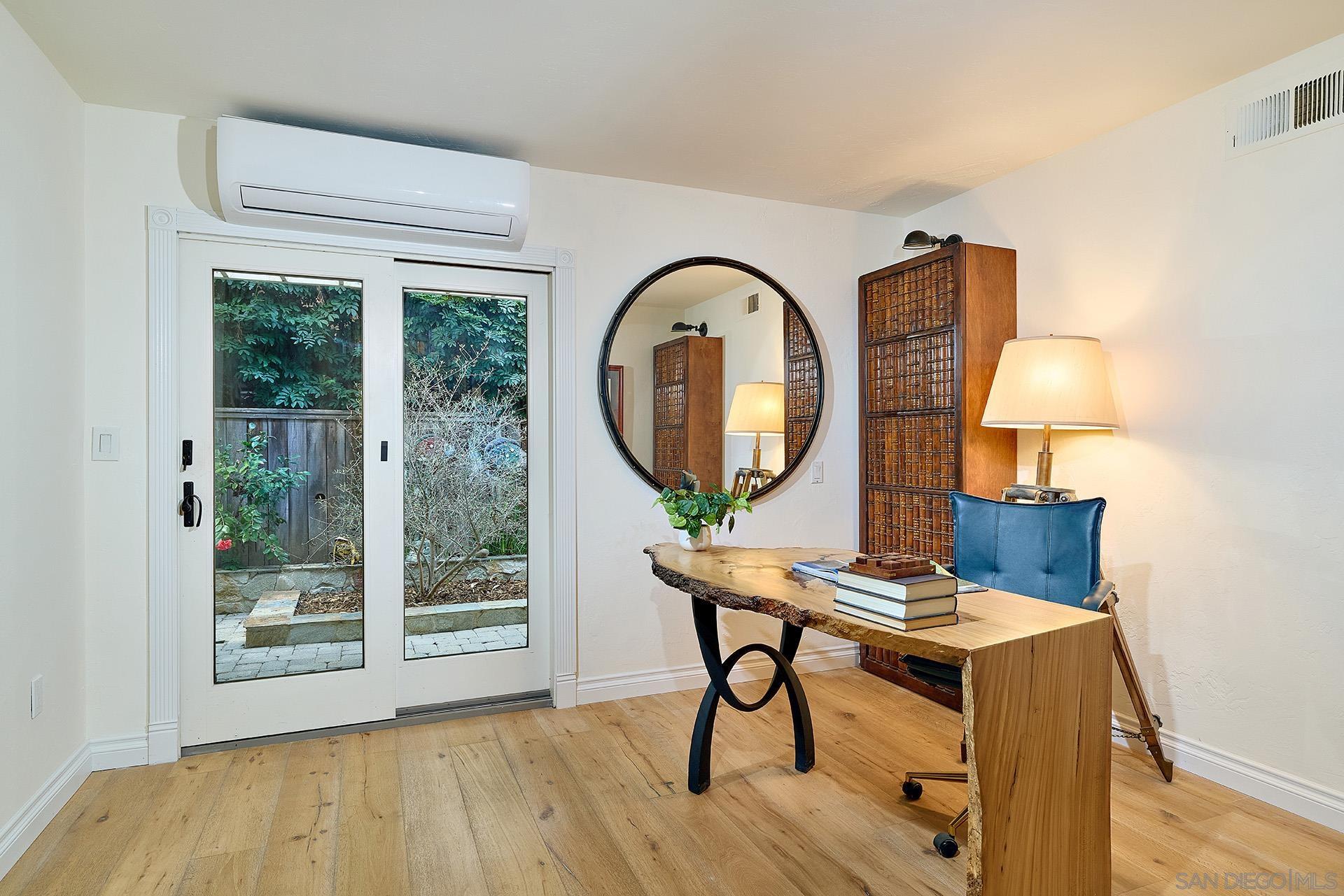 Detail Gallery Image 20 of 49 For 10616  Falcon Rim Pt, San Diego,  CA 92131 - 5 Beds | 2/1 Baths