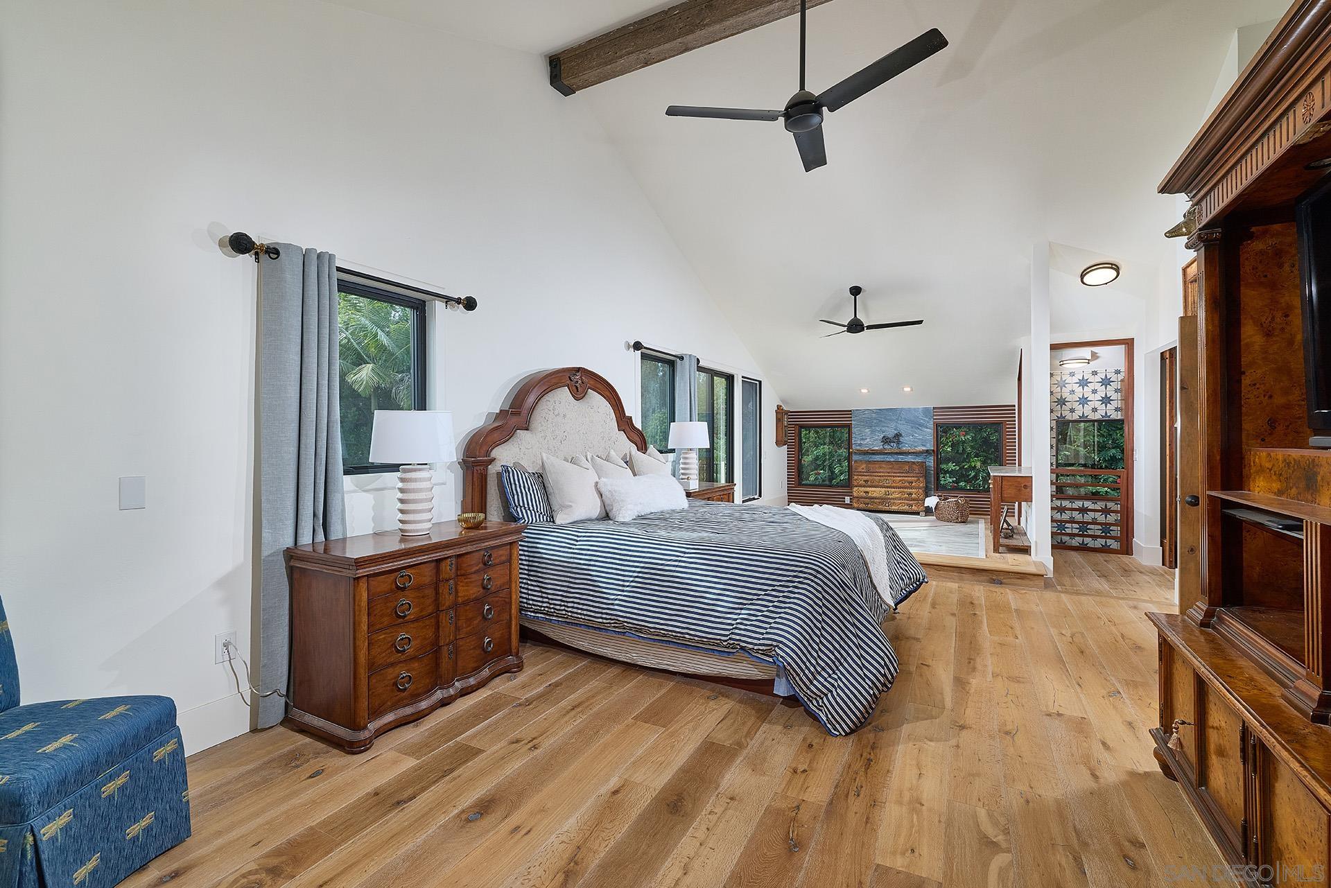 Detail Gallery Image 23 of 49 For 10616  Falcon Rim Pt, San Diego,  CA 92131 - 5 Beds | 2/1 Baths