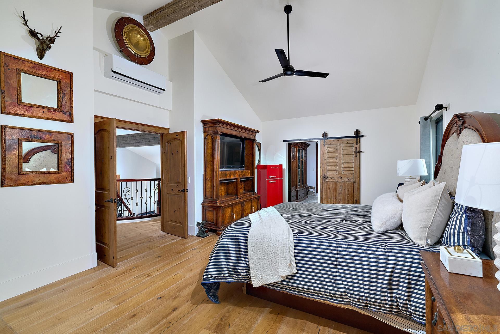 Detail Gallery Image 24 of 49 For 10616  Falcon Rim Pt, San Diego,  CA 92131 - 5 Beds | 2/1 Baths