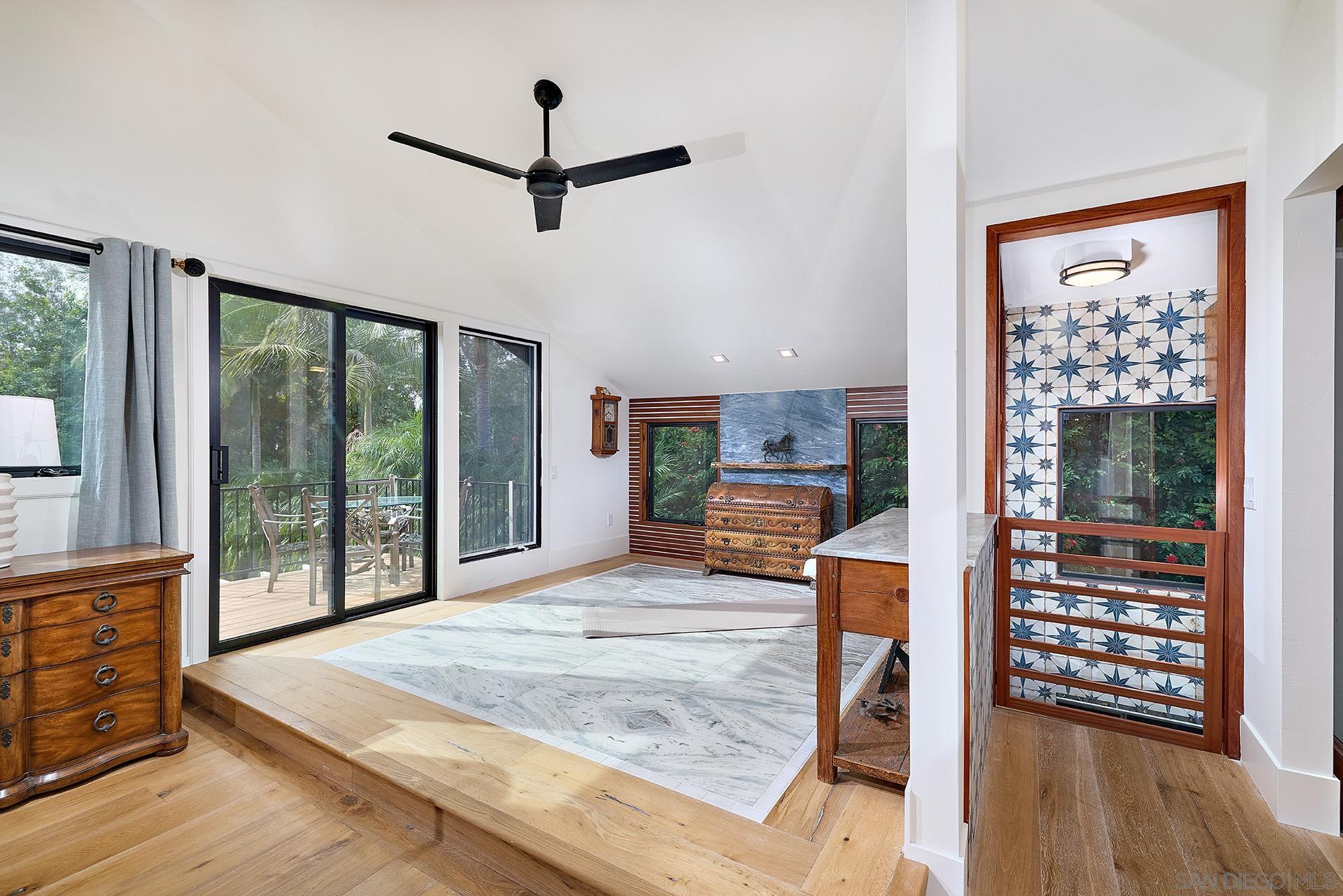 Detail Gallery Image 25 of 49 For 10616  Falcon Rim Pt, San Diego,  CA 92131 - 5 Beds | 2/1 Baths