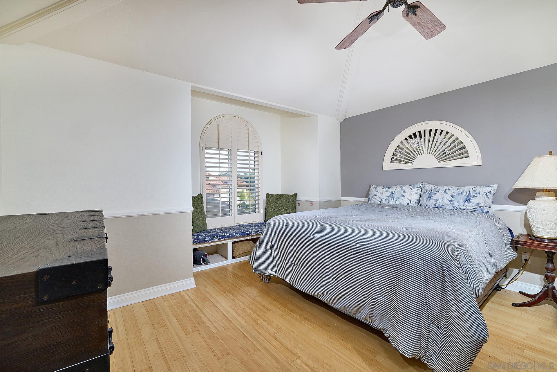 Detail Gallery Image 31 of 49 For 10616  Falcon Rim Pt, San Diego,  CA 92131 - 5 Beds | 2/1 Baths