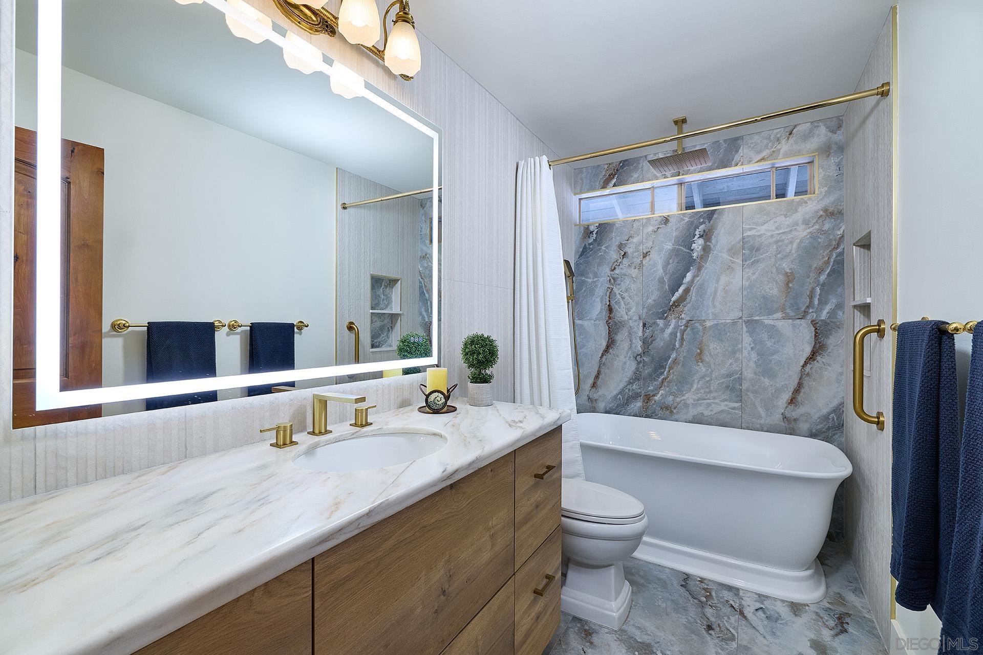 Detail Gallery Image 33 of 49 For 10616  Falcon Rim Pt, San Diego,  CA 92131 - 5 Beds | 2/1 Baths