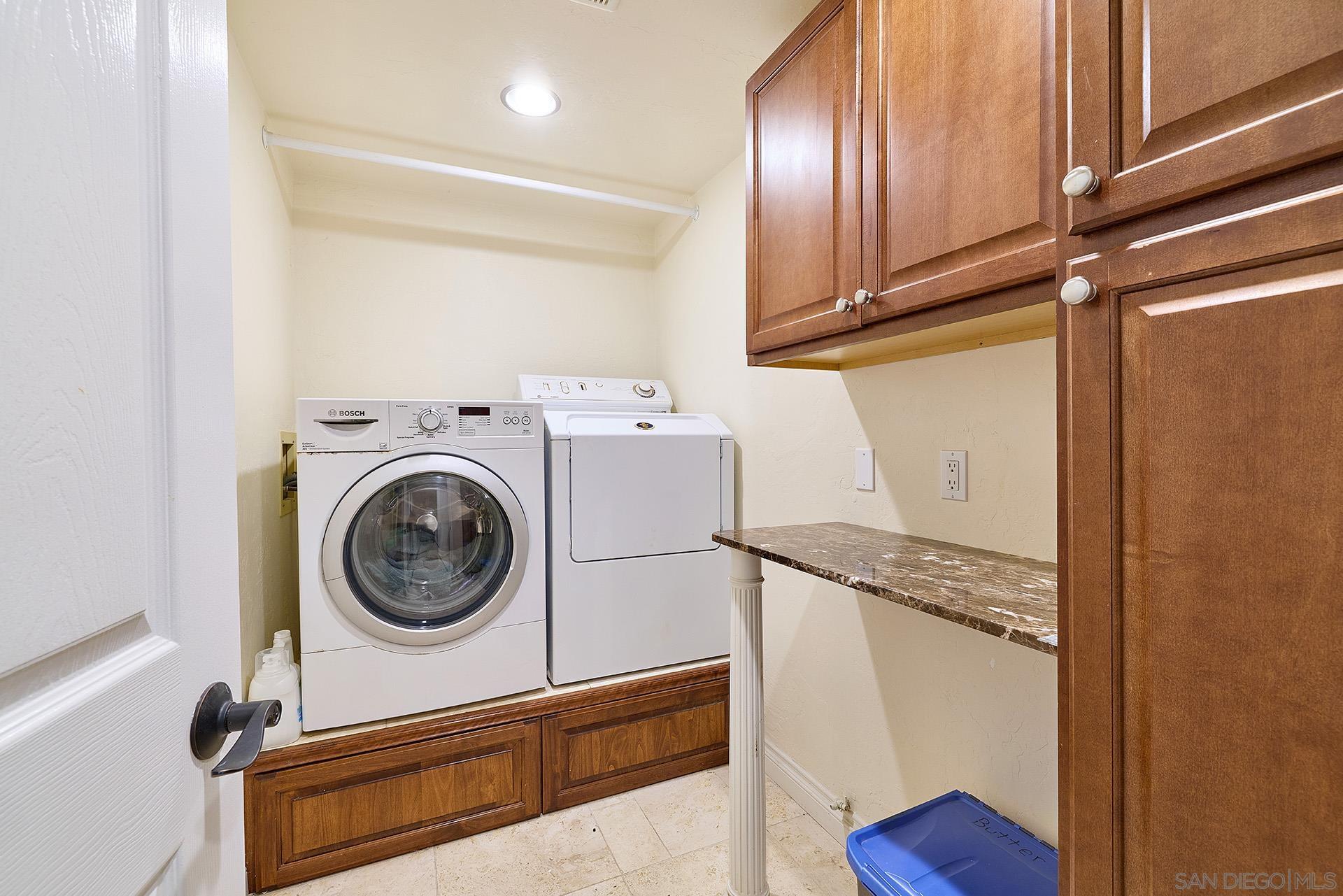 Detail Gallery Image 34 of 49 For 10616  Falcon Rim Pt, San Diego,  CA 92131 - 5 Beds | 2/1 Baths