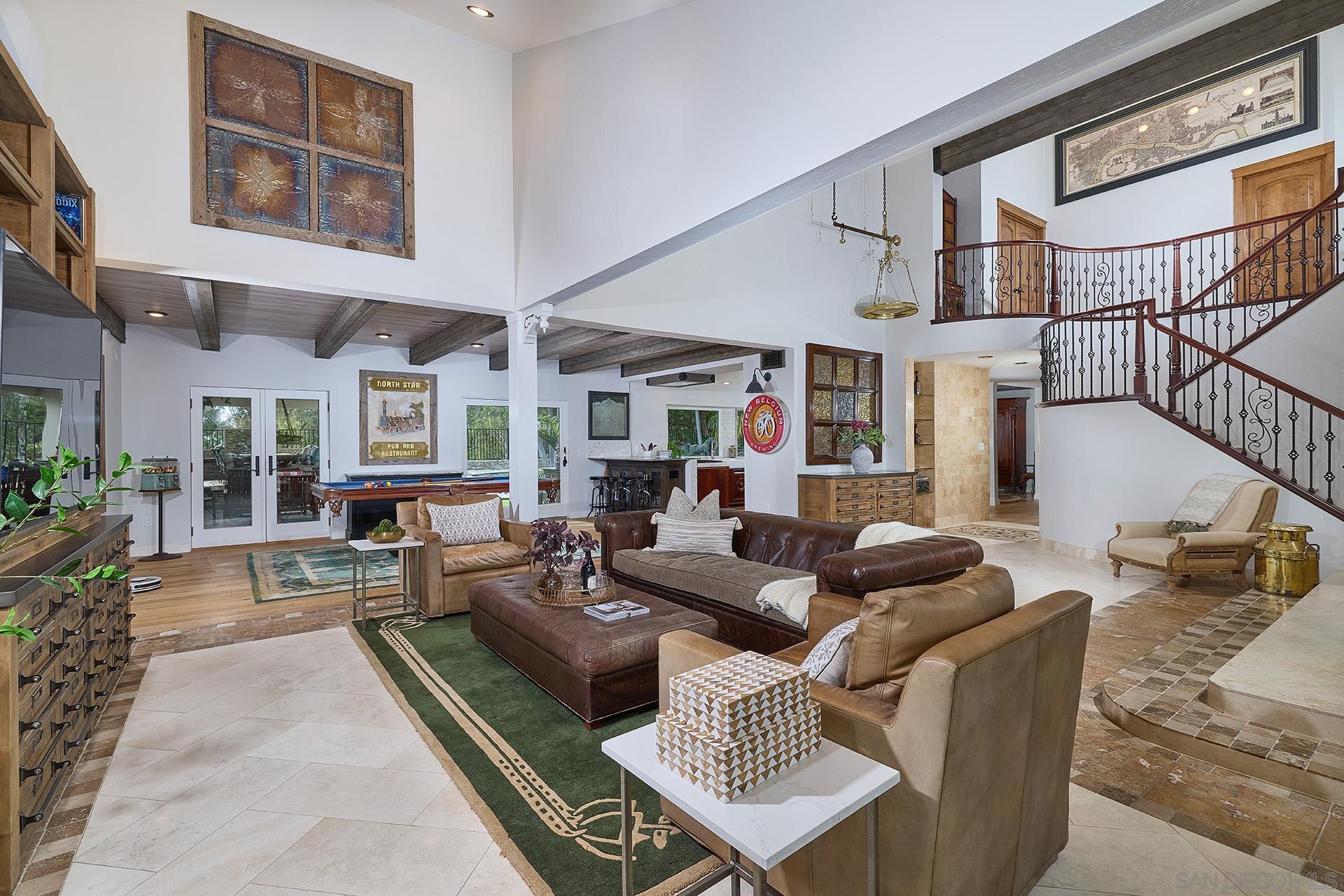 Detail Gallery Image 5 of 49 For 10616  Falcon Rim Pt, San Diego,  CA 92131 - 5 Beds | 2/1 Baths