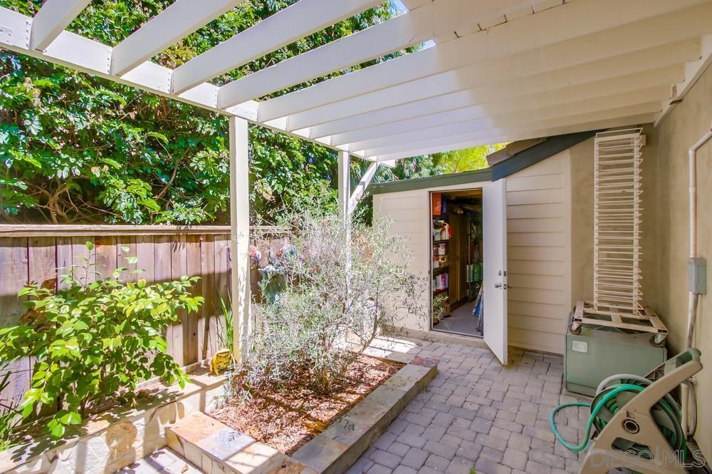 Detail Gallery Image 47 of 49 For 10616  Falcon Rim Pt, San Diego,  CA 92131 - 5 Beds | 2/1 Baths