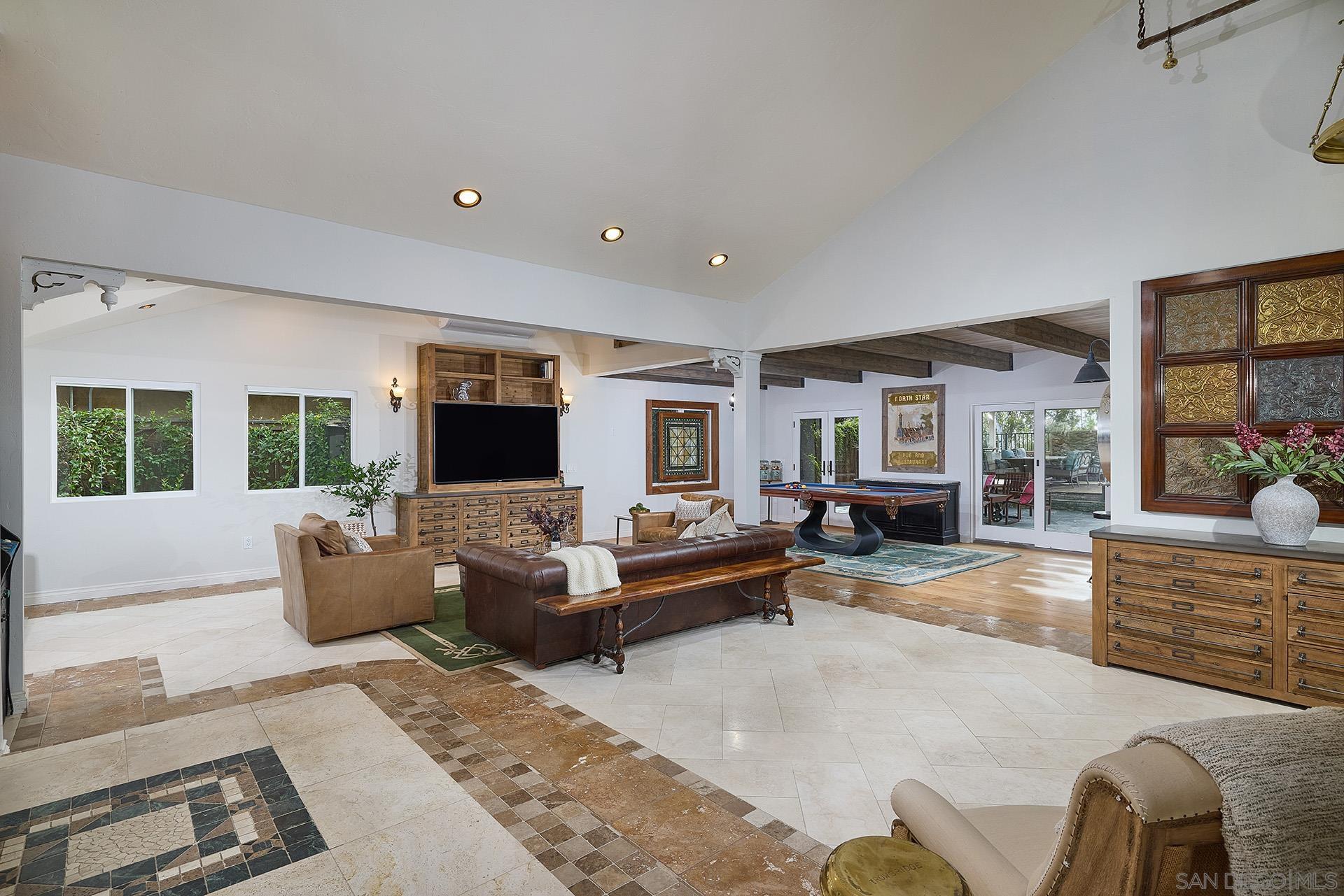 Detail Gallery Image 6 of 49 For 10616  Falcon Rim Pt, San Diego,  CA 92131 - 5 Beds | 2/1 Baths