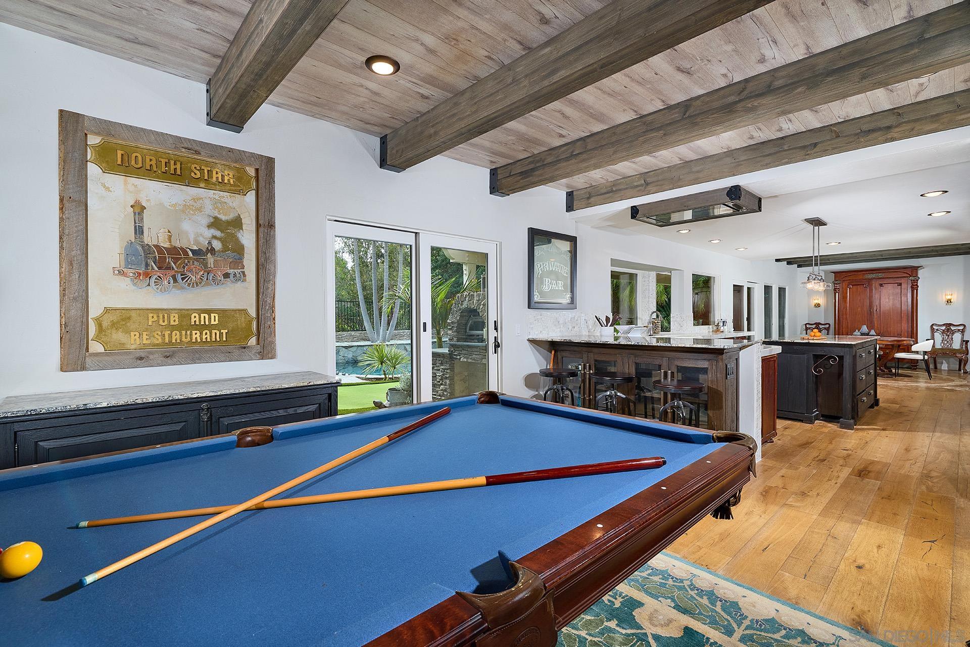 Detail Gallery Image 9 of 49 For 10616  Falcon Rim Pt, San Diego,  CA 92131 - 5 Beds | 2/1 Baths