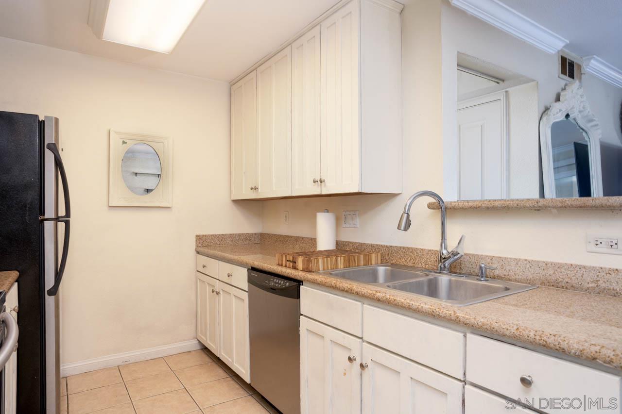 Detail Gallery Image 5 of 27 For 180  Chambers St  #4,  El Cajon,  CA 92020 - 2 Beds | 2 Baths