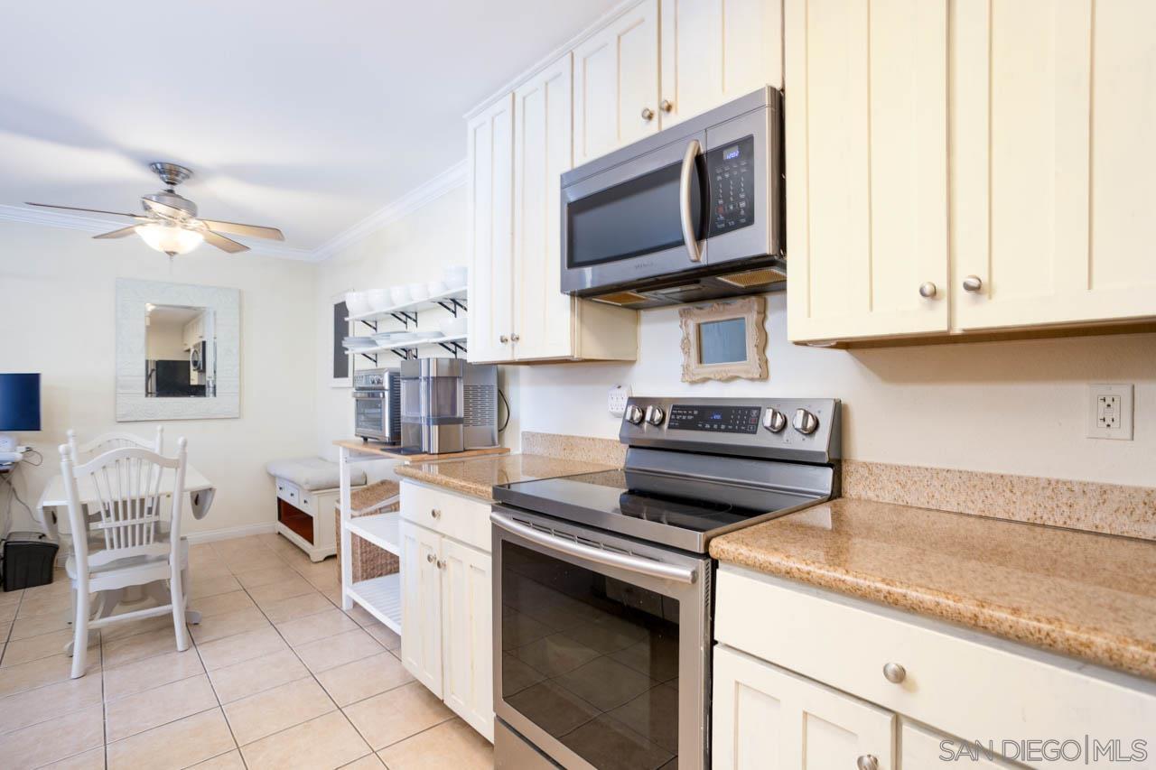 Detail Gallery Image 6 of 27 For 180  Chambers St  #4,  El Cajon,  CA 92020 - 2 Beds | 2 Baths