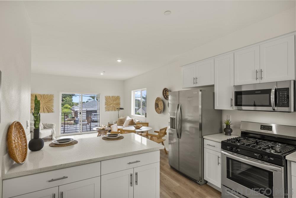 Detail Gallery Image 11 of 53 For 8182  Golden Ave, Lemon Grove,  CA 91945 - 3 Beds | 3 Baths