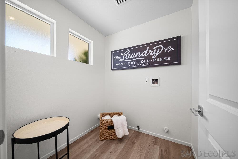 Detail Gallery Image 5 of 53 For 8182  Golden Ave, Lemon Grove,  CA 91945 - 3 Beds | 3 Baths