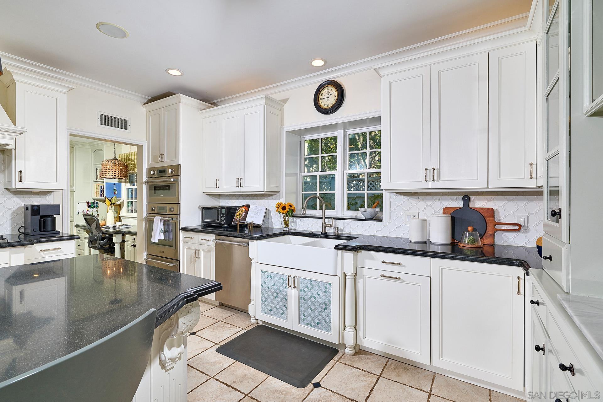 Detail Gallery Image 11 of 52 For 10154  Pinecastle St, San Diego,  CA 92131 - 4 Beds | 3/1 Baths