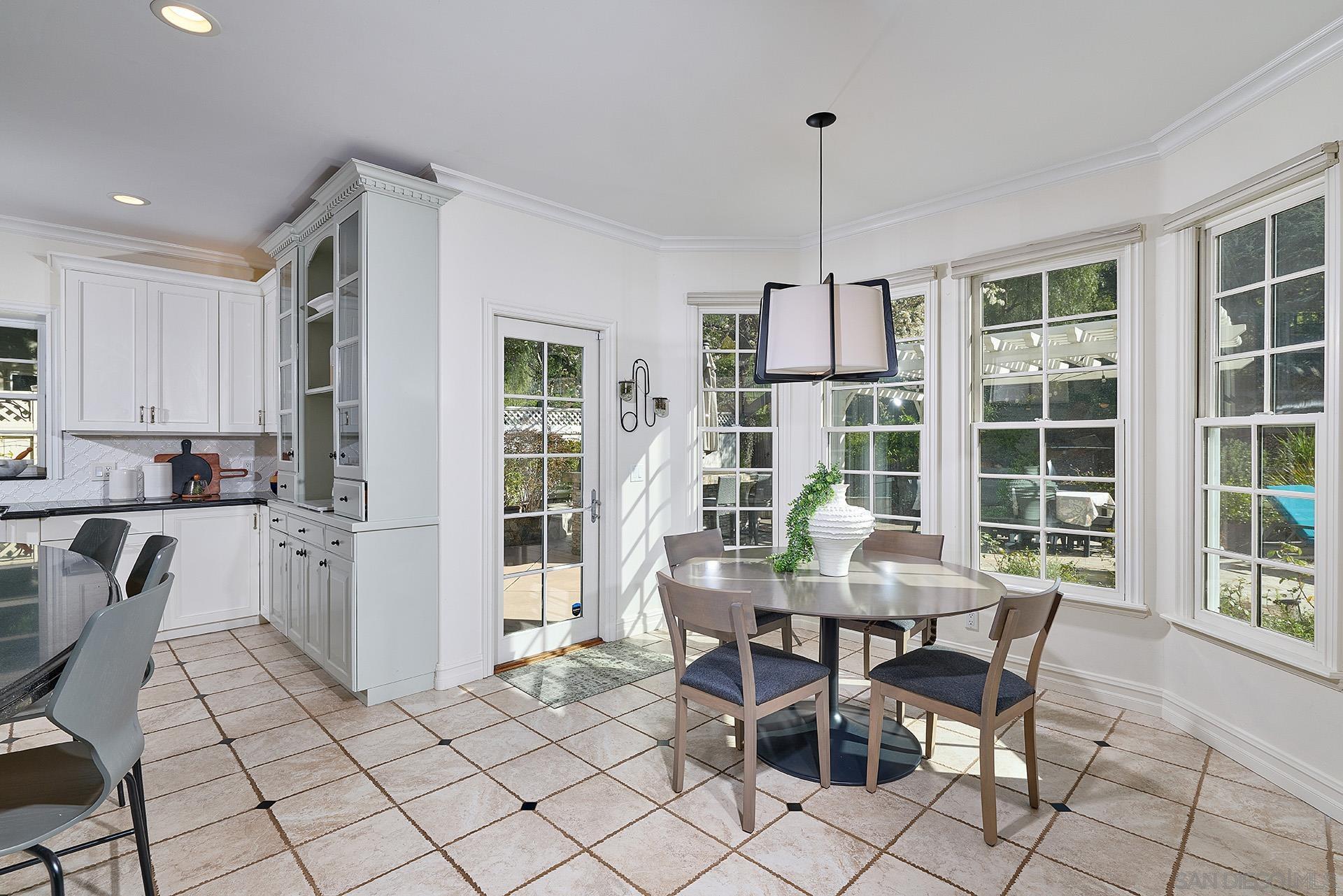 Detail Gallery Image 14 of 52 For 10154  Pinecastle St, San Diego,  CA 92131 - 4 Beds | 3/1 Baths