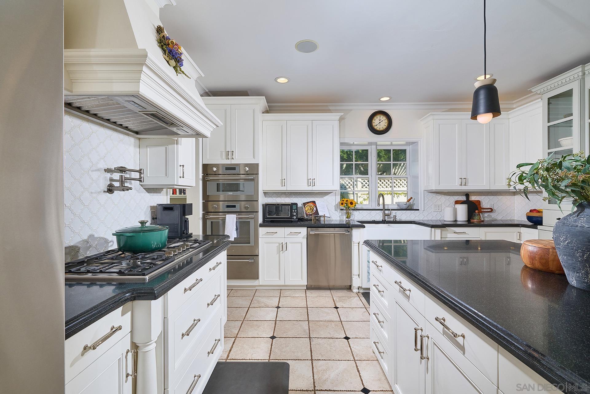 Detail Gallery Image 10 of 52 For 10154  Pinecastle St, San Diego,  CA 92131 - 4 Beds | 3/1 Baths