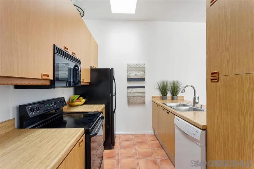 Detail Gallery Image 5 of 9 For 8328  Regents Road  3g, San Diego,  CA 92122 - 2 Beds | 2 Baths