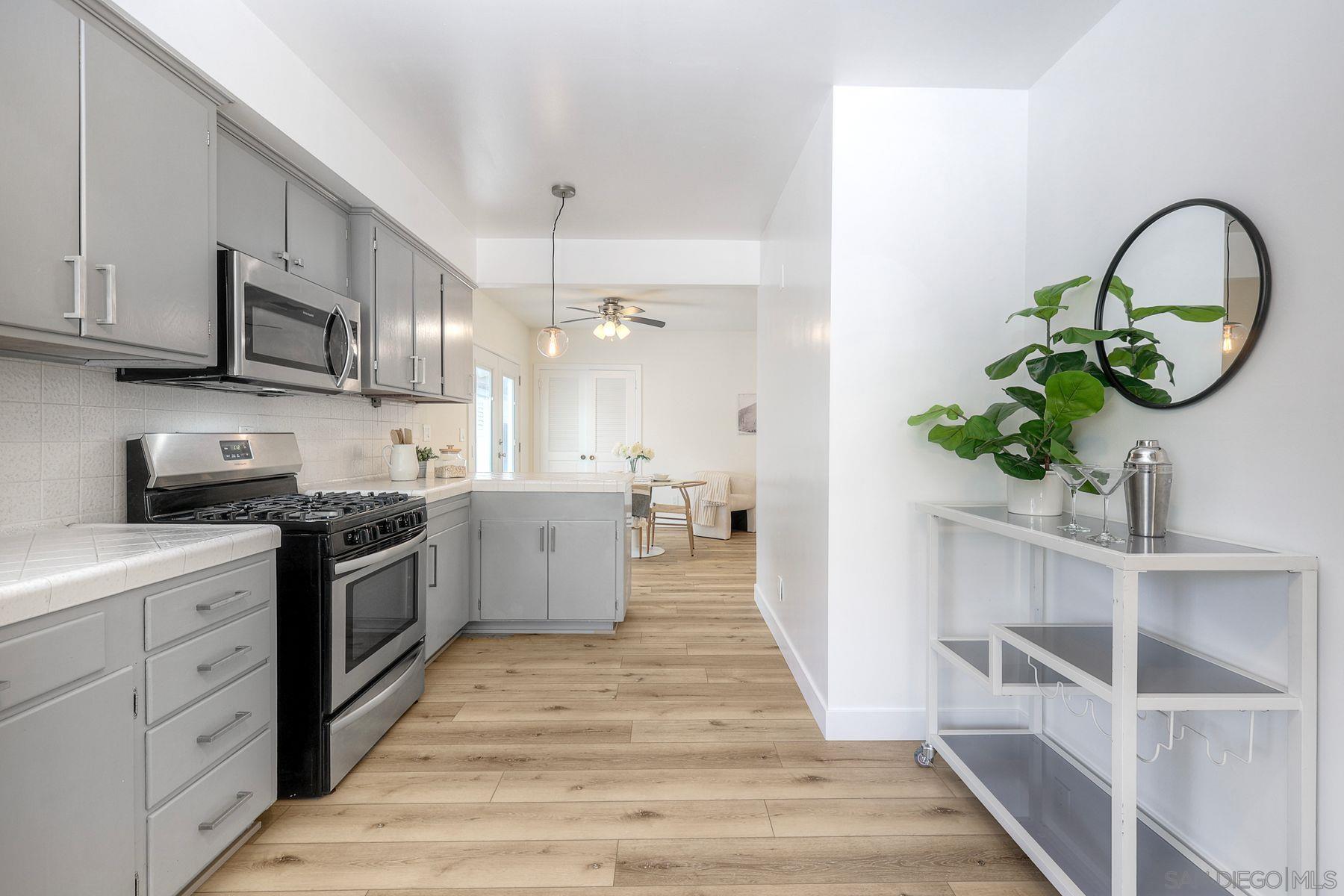 Detail Gallery Image 13 of 31 For 3476  Reynard Way, San Diego,  CA 92103 - 3 Beds | 2 Baths